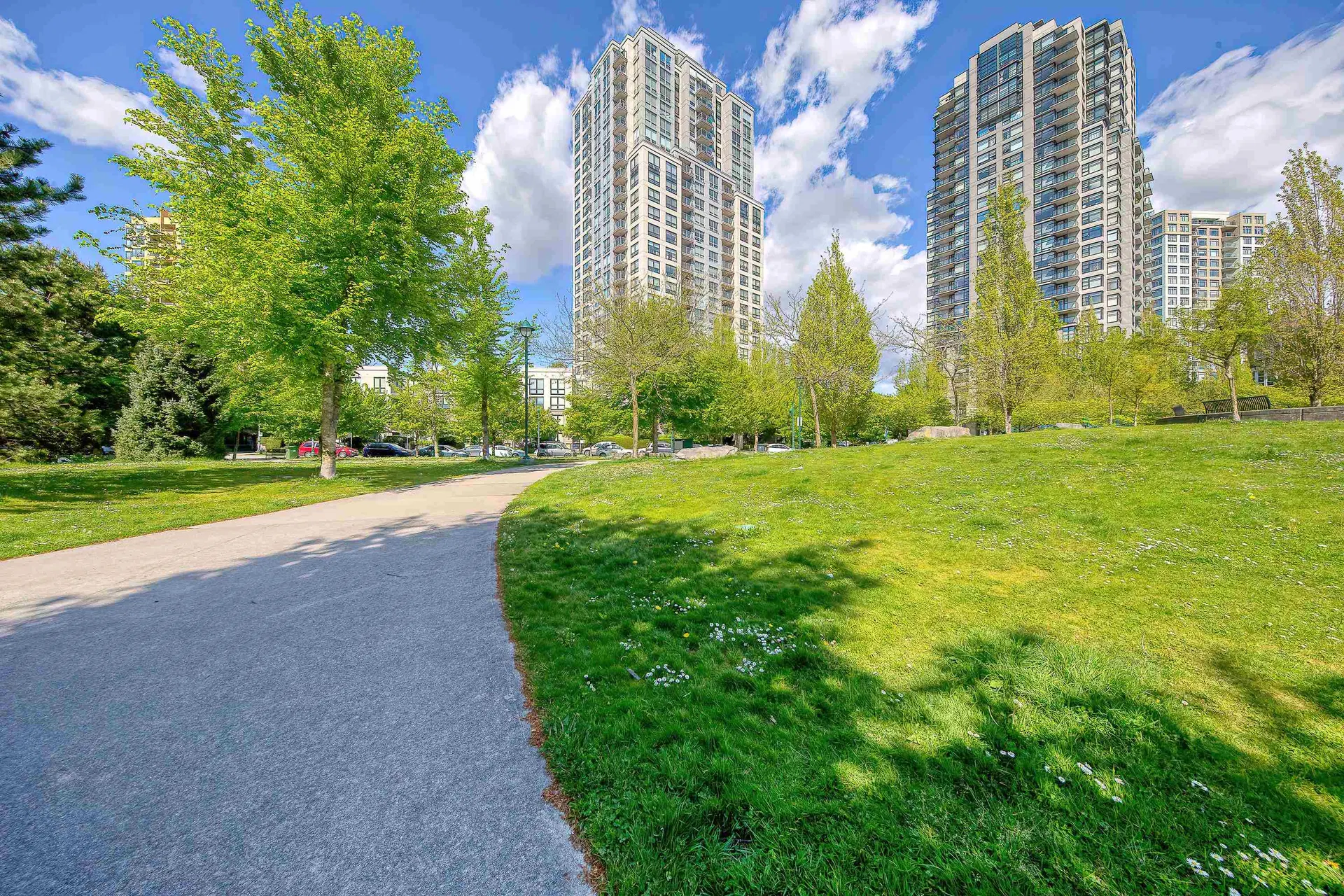 Photo 2 of 33 at #2009 – 5380 Oben Street