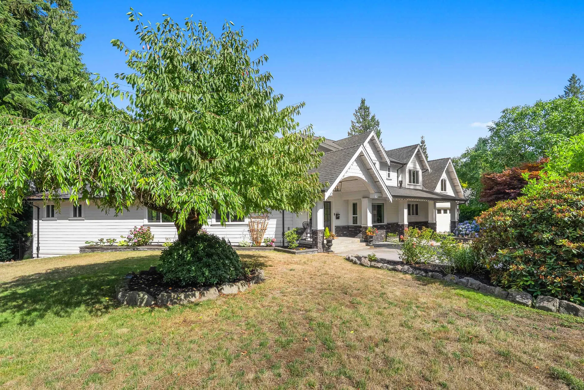 Photo 3 of 40 at 3330 140 Street