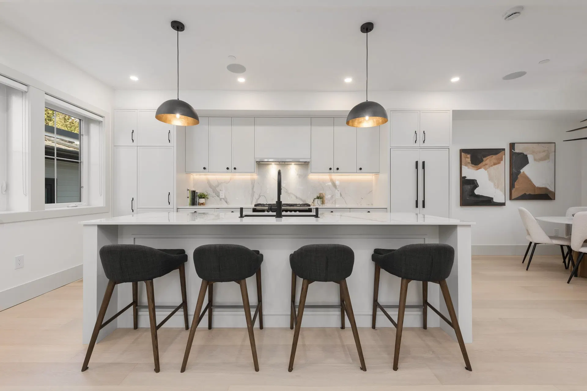 Photo 5 of 34 at #1 – 375 E 33rd Avenue