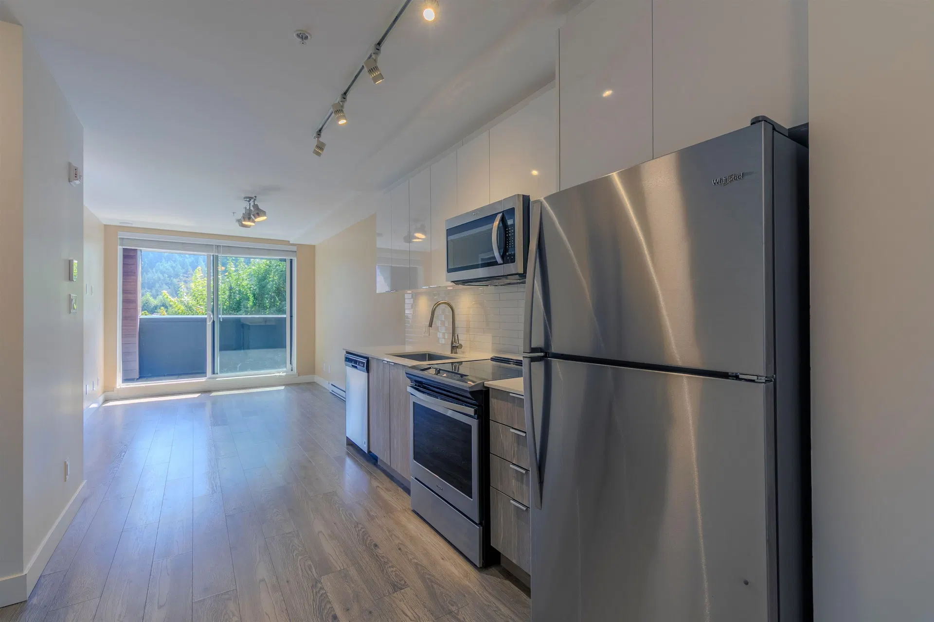 Photo 4 of 27 at #203 – 37881 Cleveland Avenue