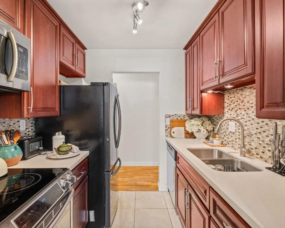 Photo 4 of 16 at #608 – 555 W 28th Street