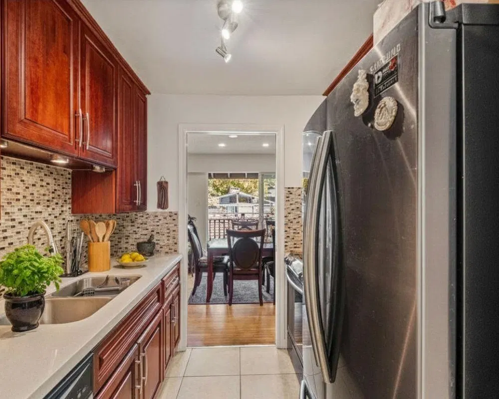 Photo 5 of 16 at #608 – 555 W 28th Street