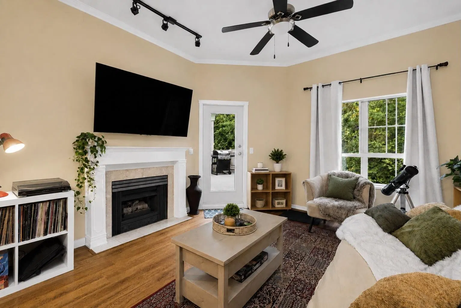 Photo 5 of 38 at #418 – 2960 Princess Crescent
