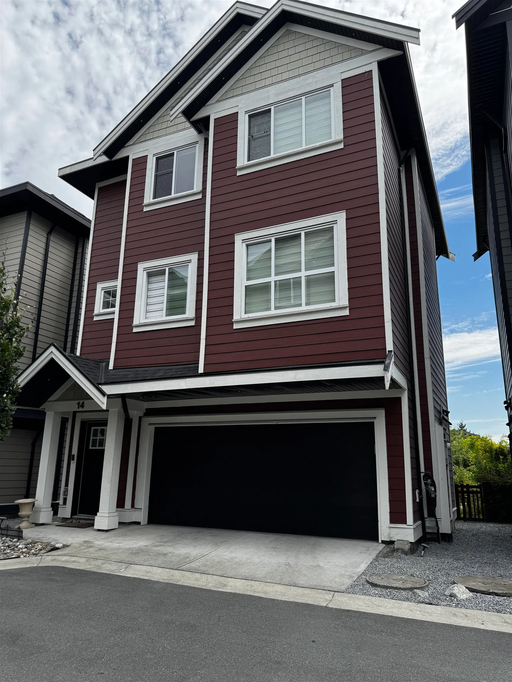 #14 – 608 Ewen Avenue