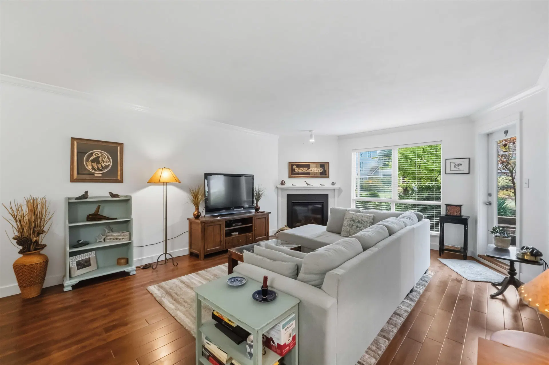 Photo 3 of 37 at #107 – 15875 Marine Drive