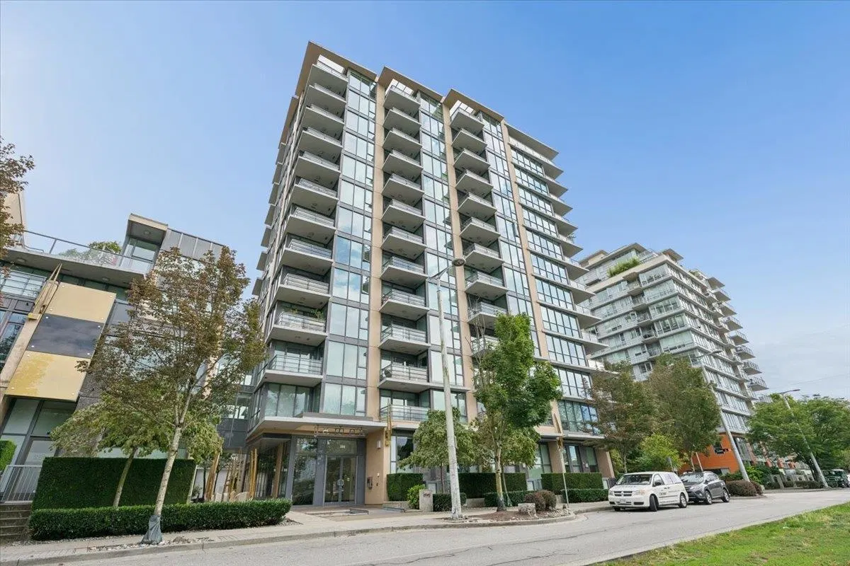 #608 – 288 1st Avenue