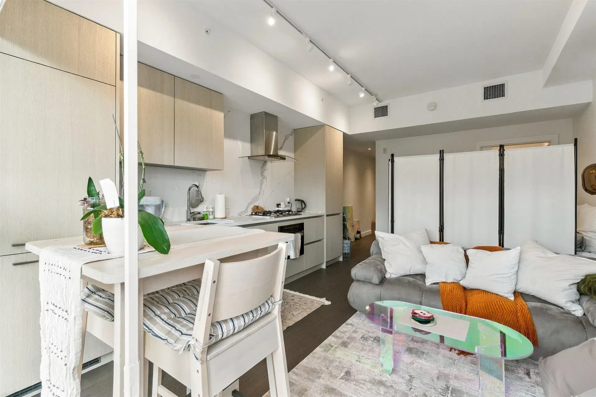 Photo 3 of 34 at #205 – 5168 Cambie Street