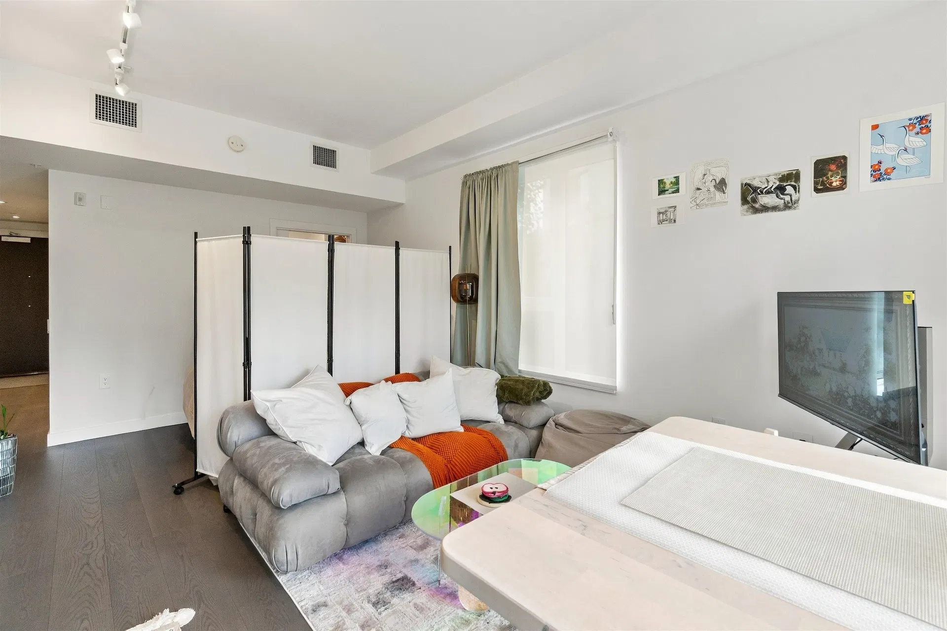 Photo 5 of 34 at #205 – 5168 Cambie Street