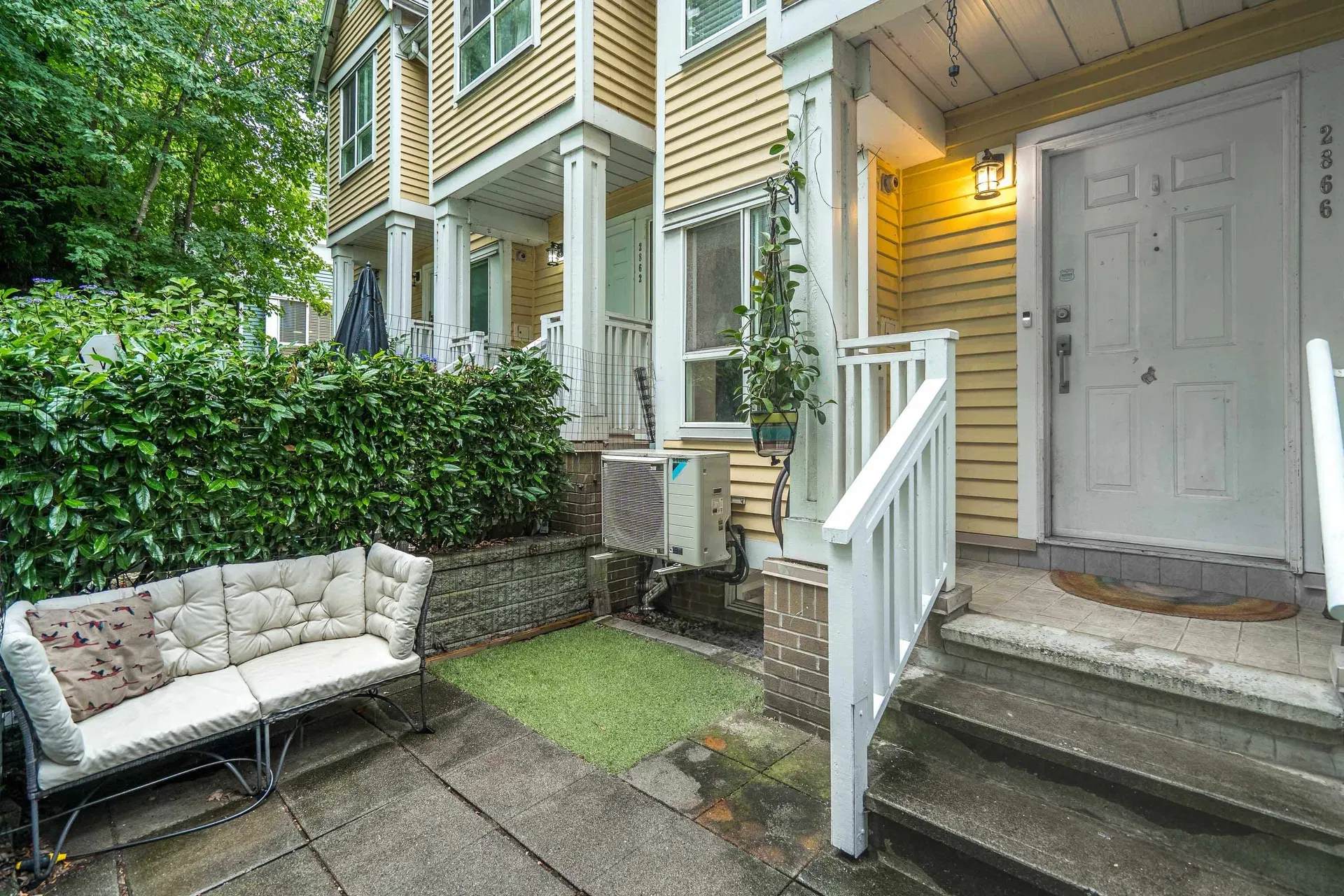 Photo 3 of 34 at 2866 Sotao Avenue