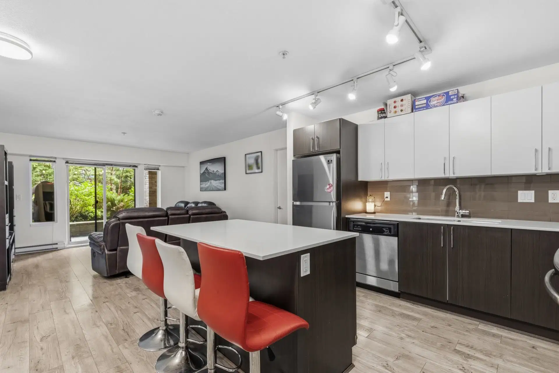 #206 – 8695 160 Street