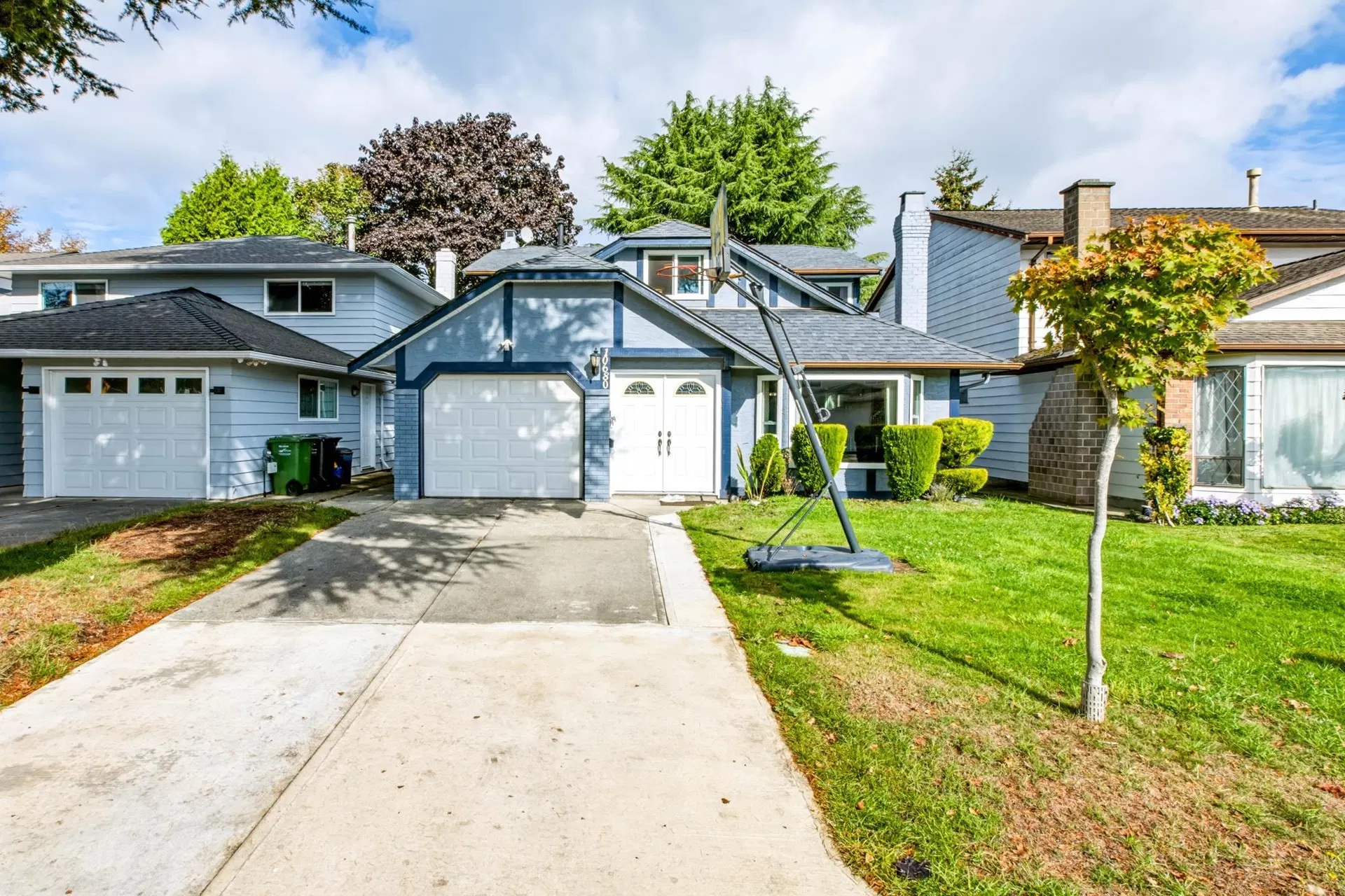 Photo 1 of 40 at 10680 Hollymount Drive