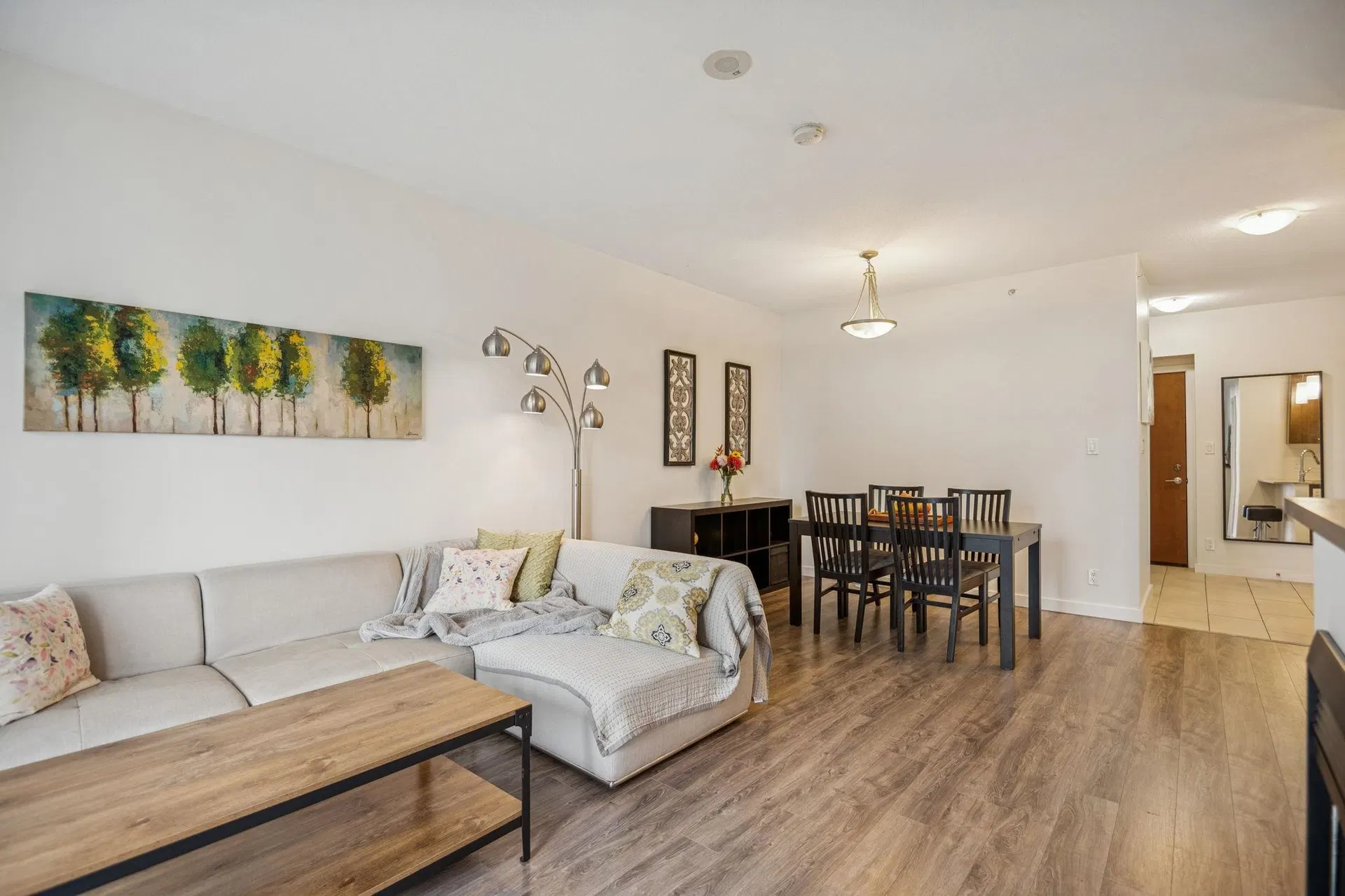 Photo 1 of 24 at #1407 – 280 Ross Drive