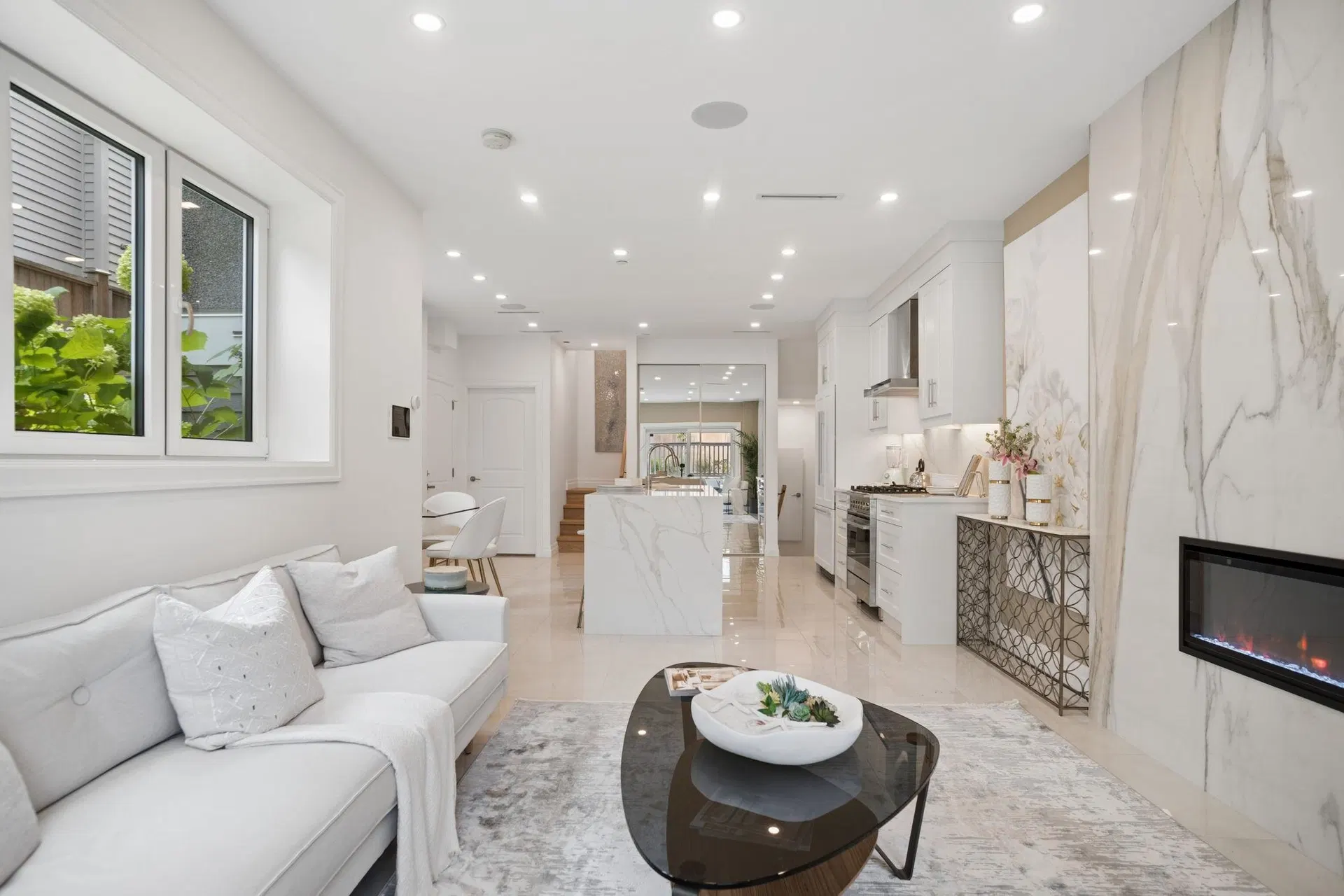 Photo 5 of 26 at 2523 W 8th Avenue