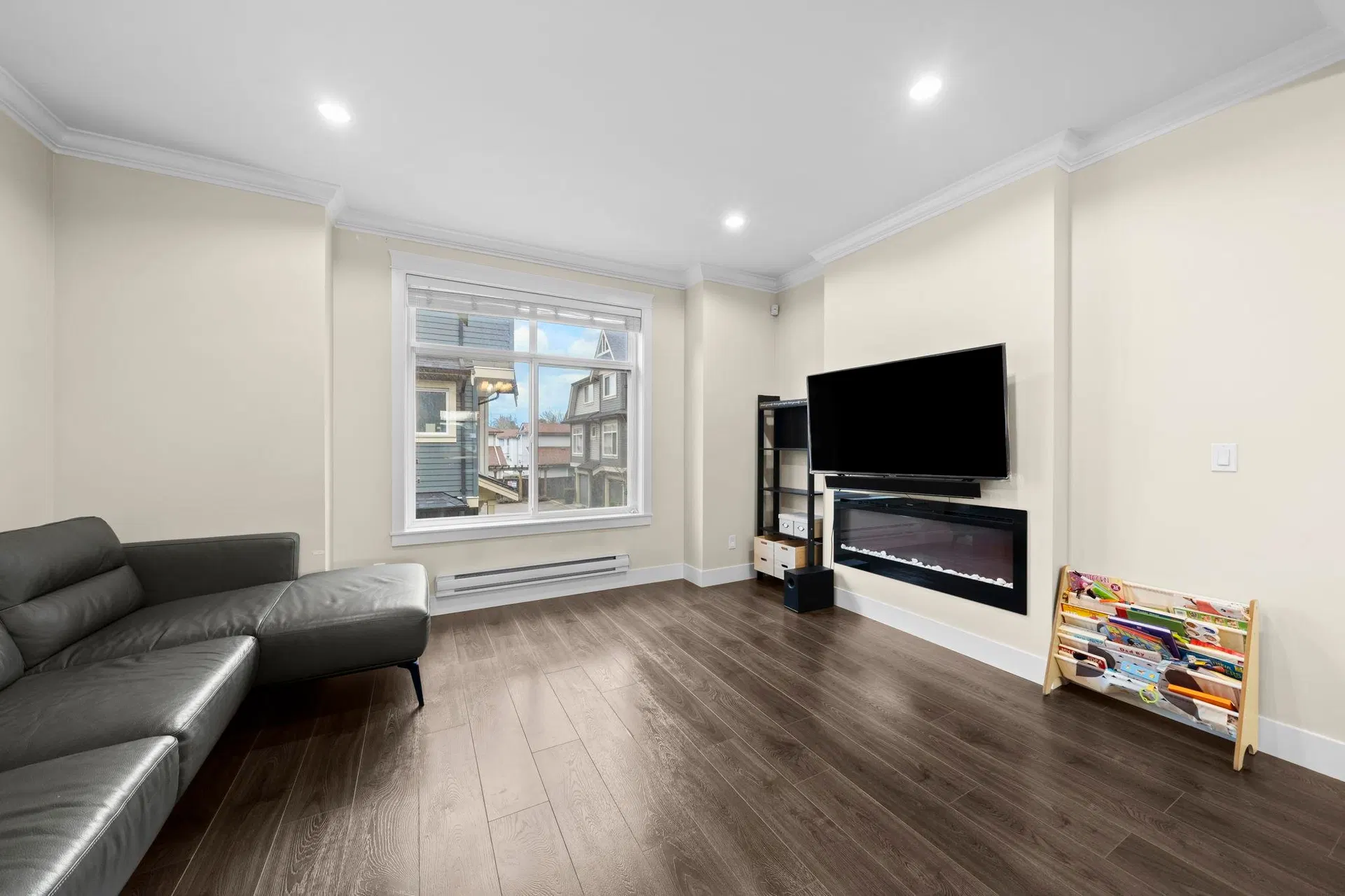 Photo 1 of 28 at #19 – 6033 Williams Road