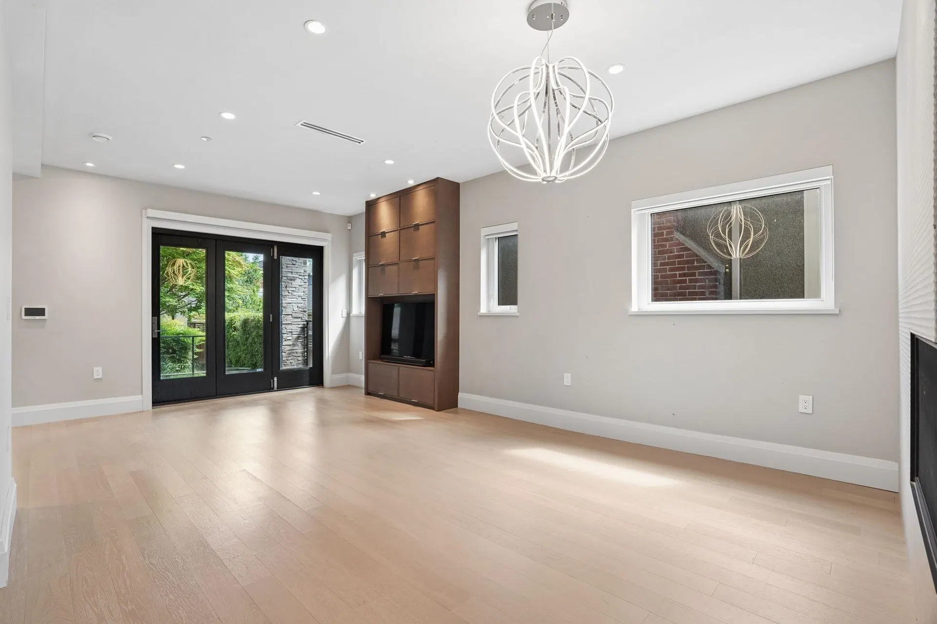 Photo 3 of 40 at 4481 W 15th Avenue