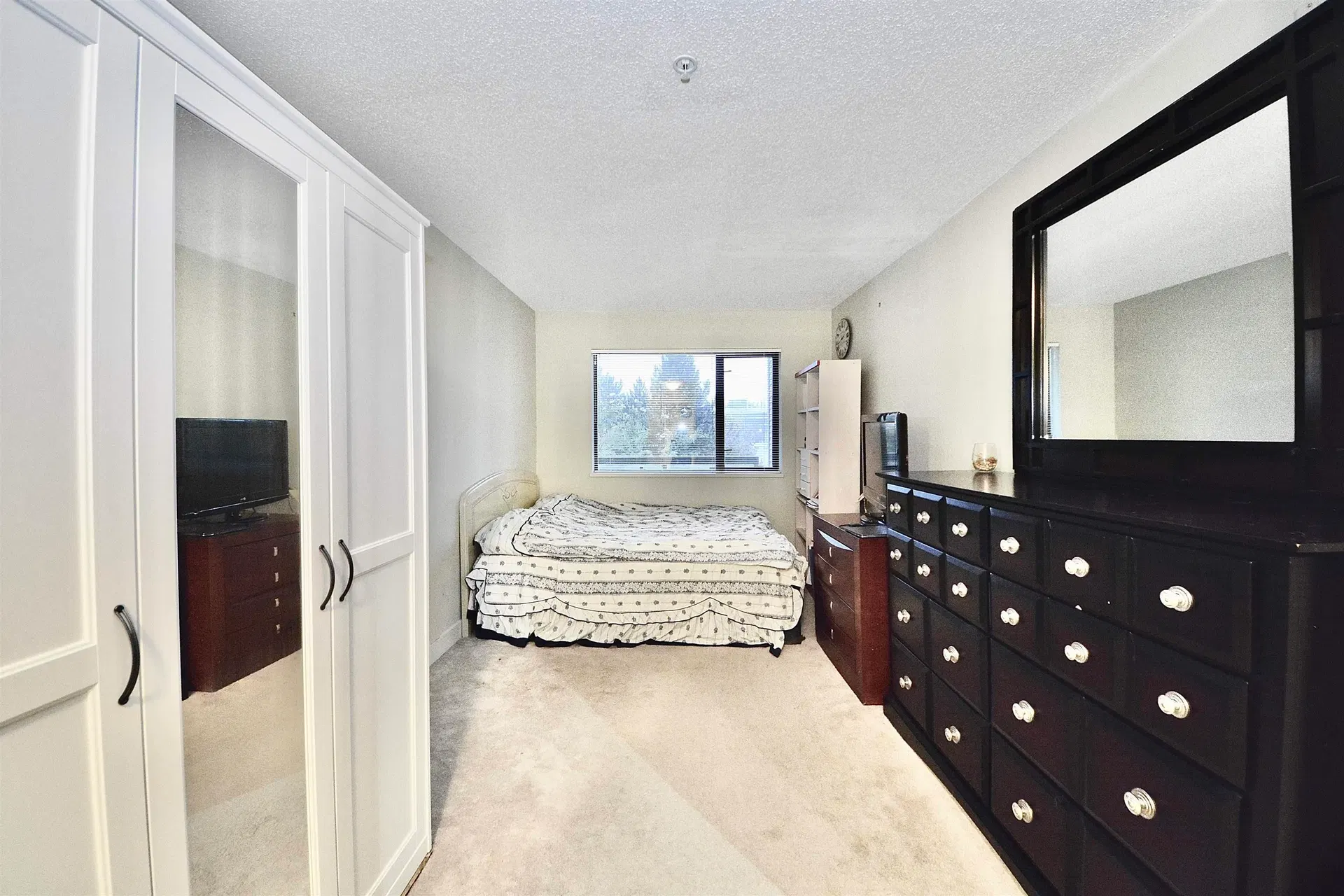 Photo 4 of 16 at #452 – 10838 City Parkway