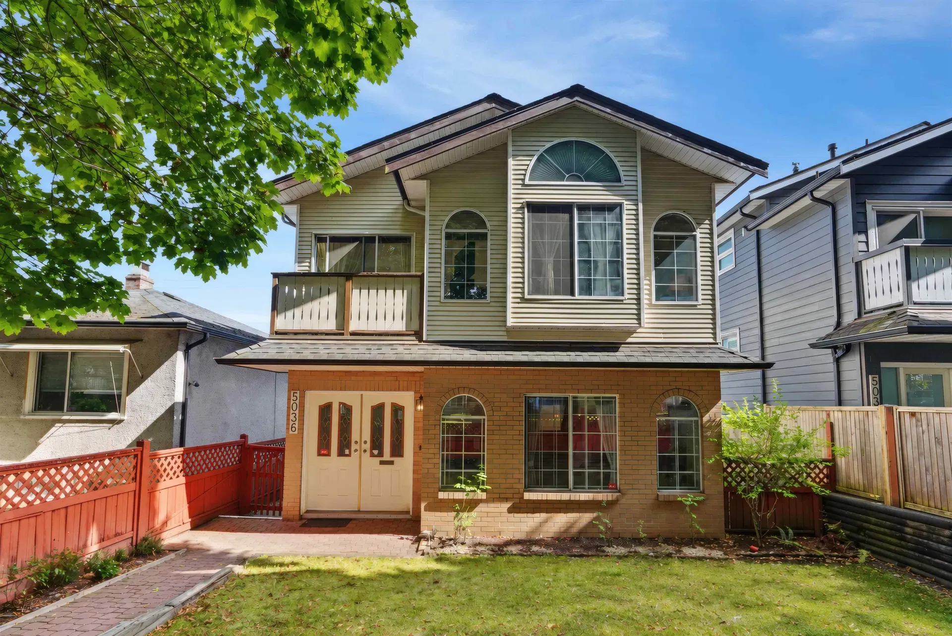 Photo 1 of 37 at 5036 Sherbrooke Street