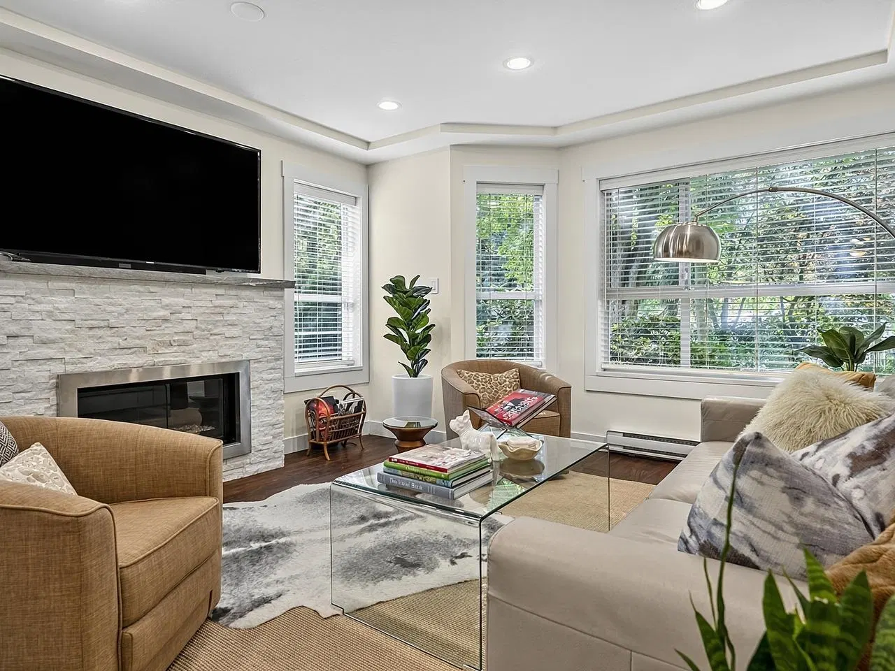 Photo 5 of 25 at #109 – 1283 Parkgate Avenue