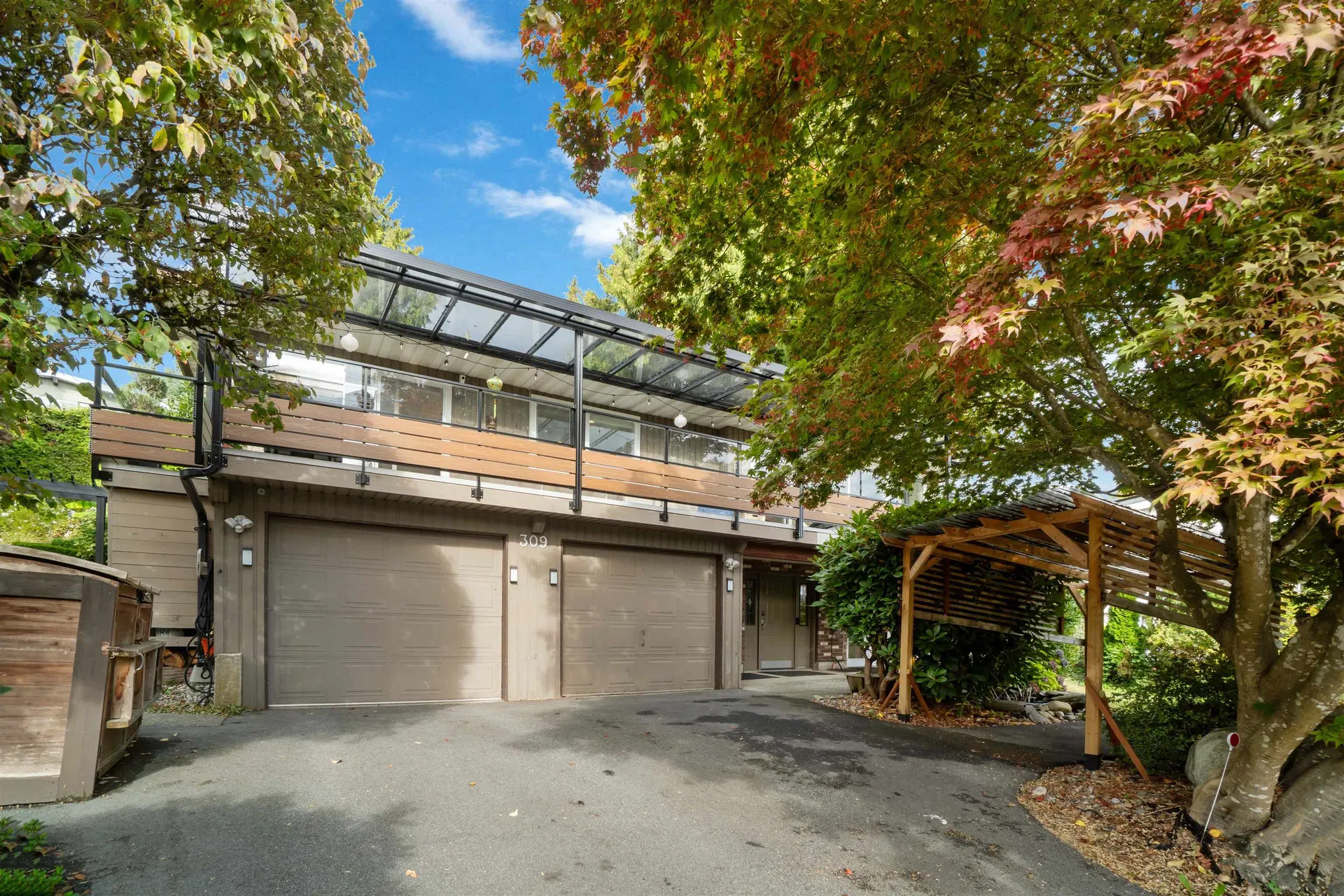 Photo 1 of 40 at 309 Gloucester Court