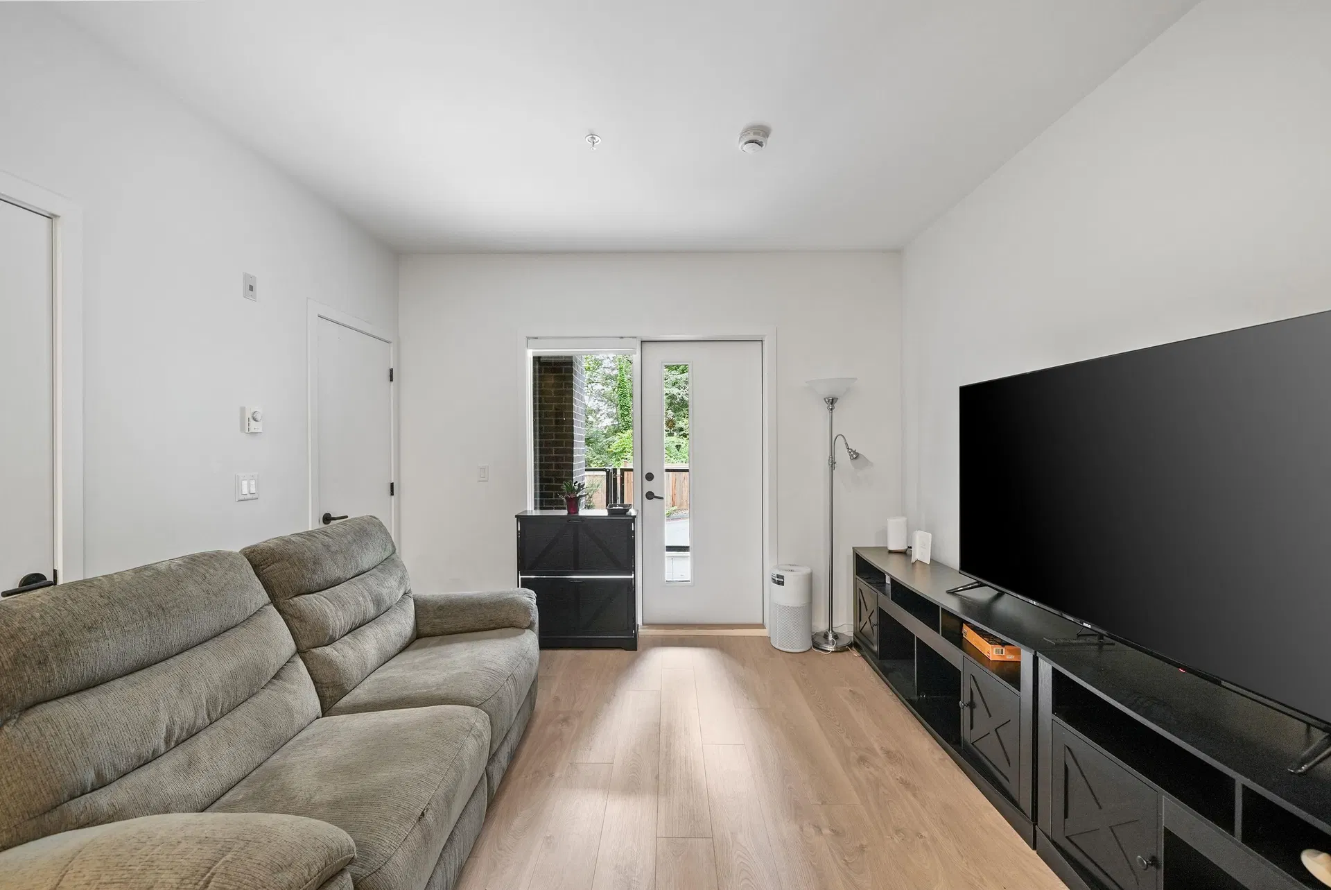 Photo 5 of 11 at #209 – 19577 65b Street