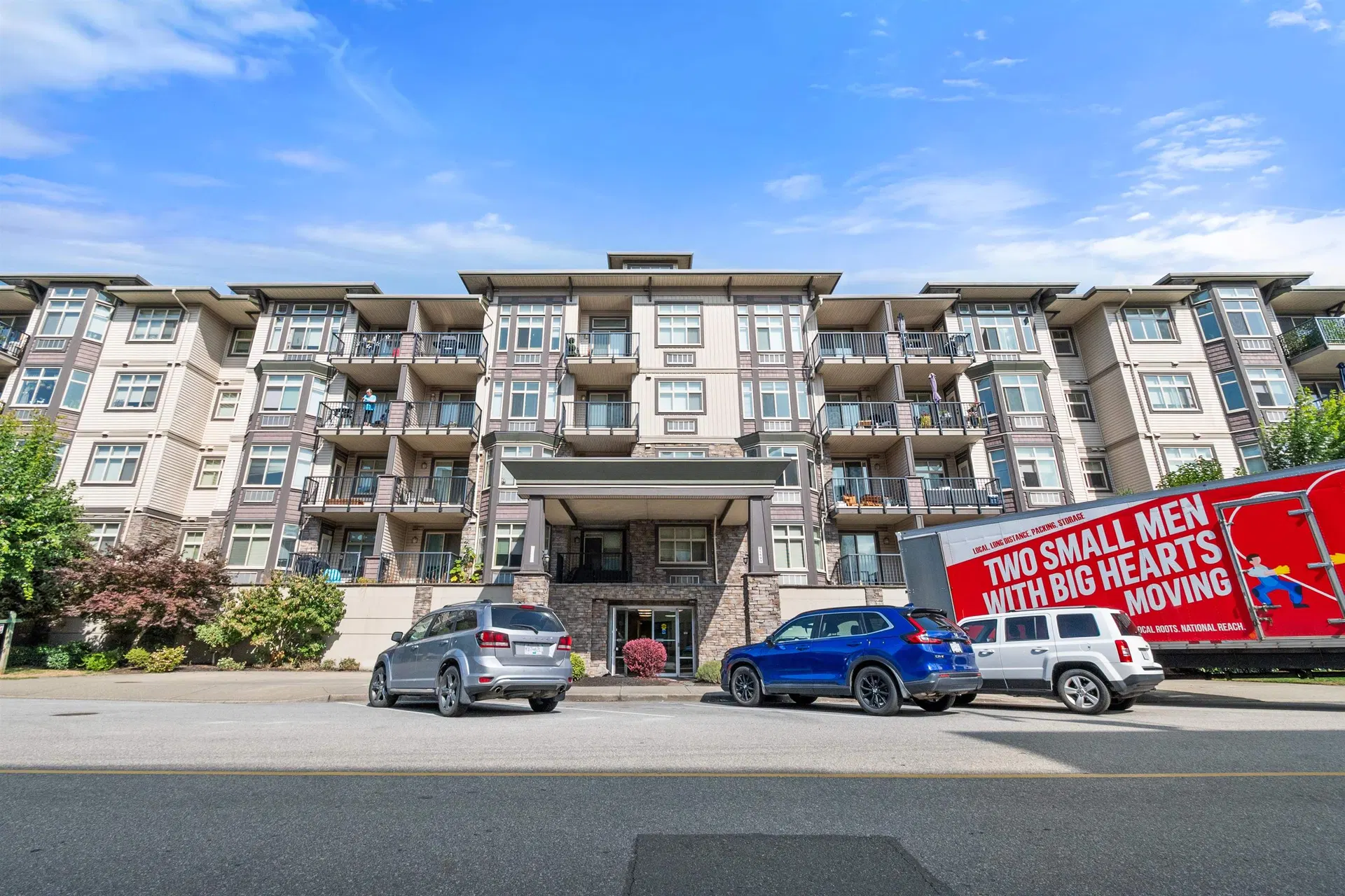 Photo 2 of 39 at #401 – 45893 Chesterfield Avenue