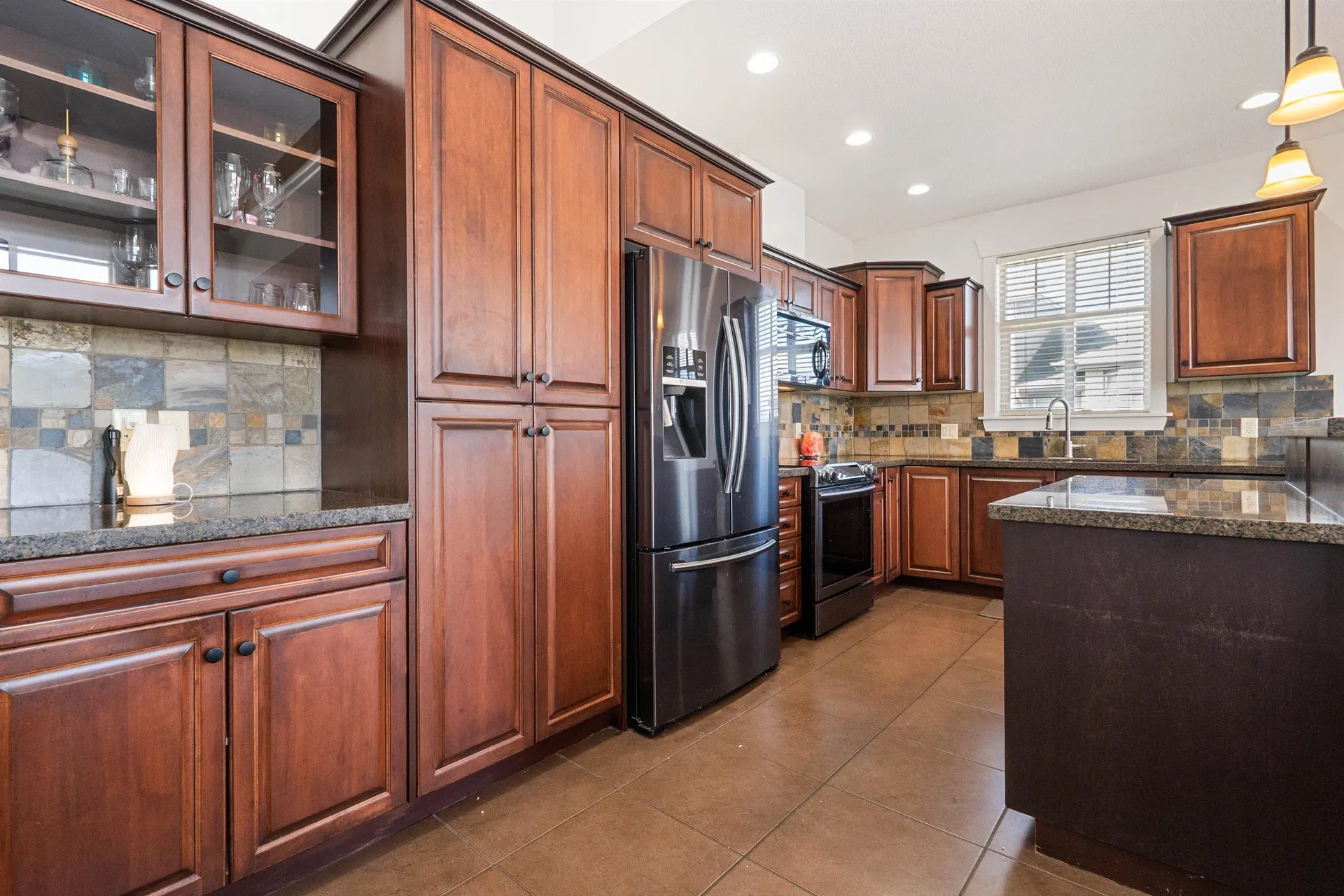 Photo 3 of 39 at #401 – 45893 Chesterfield Avenue