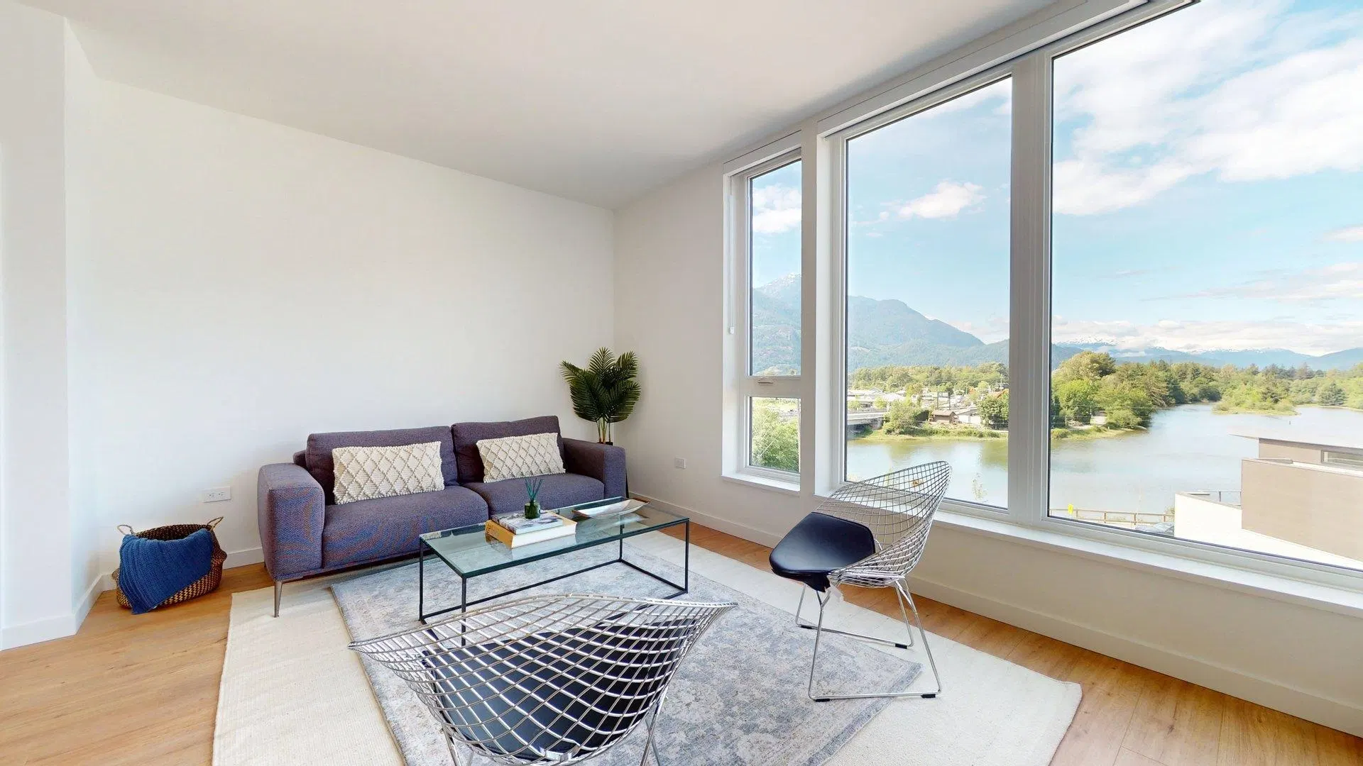 Photo 2 of 40 at #415 – 1500 Scott Crescent
