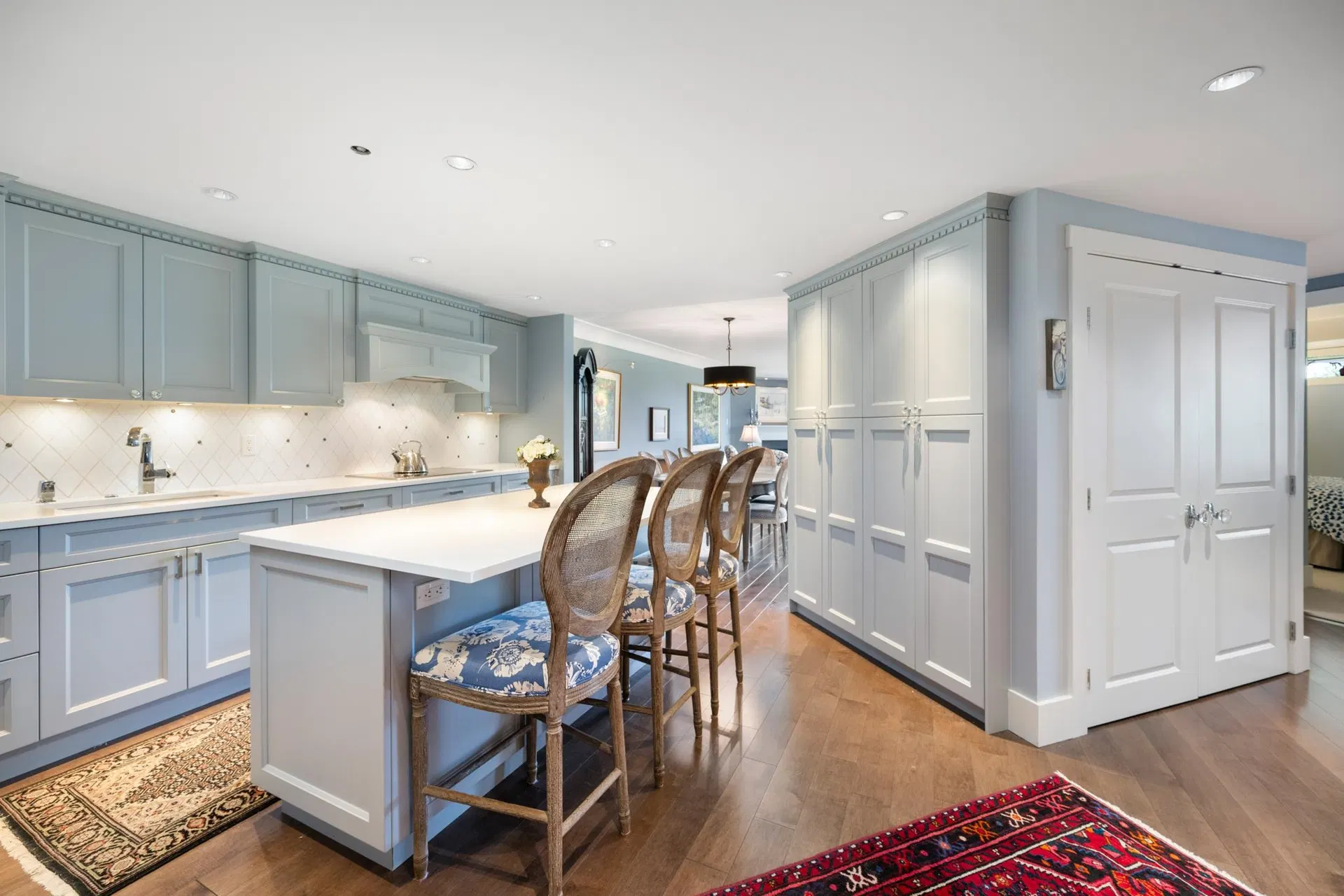 #205 – 1470 Pennyfarthing Drive