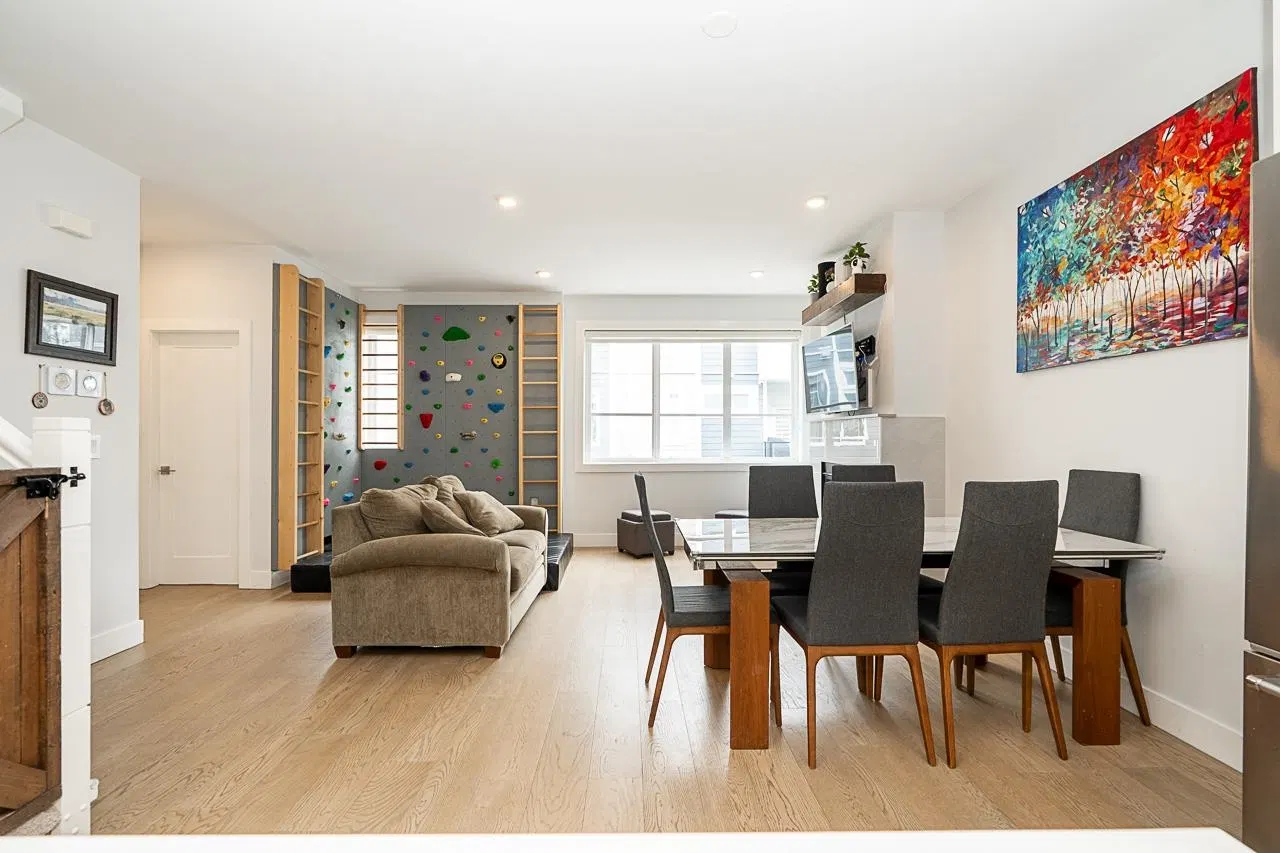 Photo 4 of 38 at #26 – 5377 8a Avenue