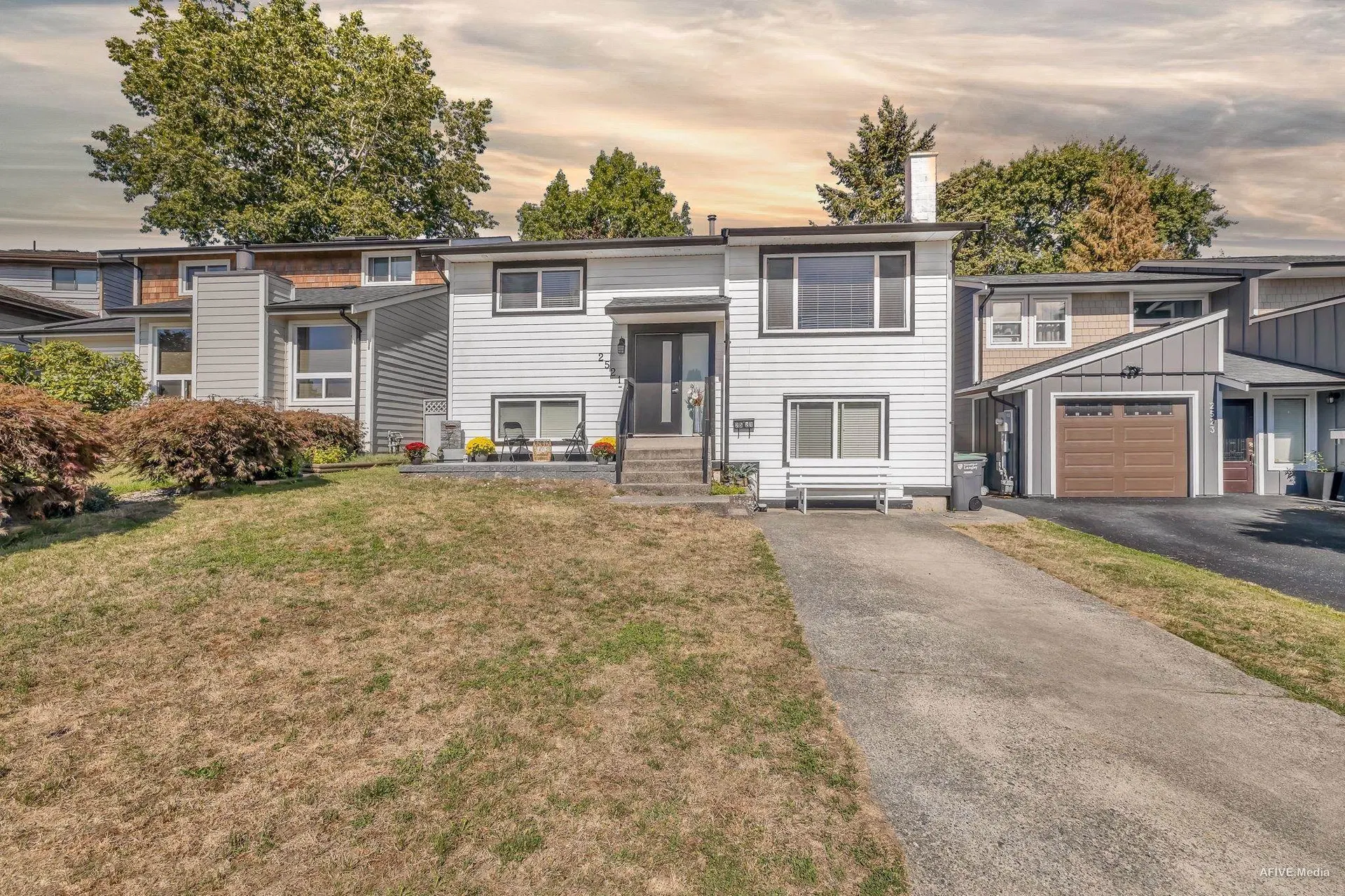 Photo 1 of 33 at 2521 Wilding Crescent