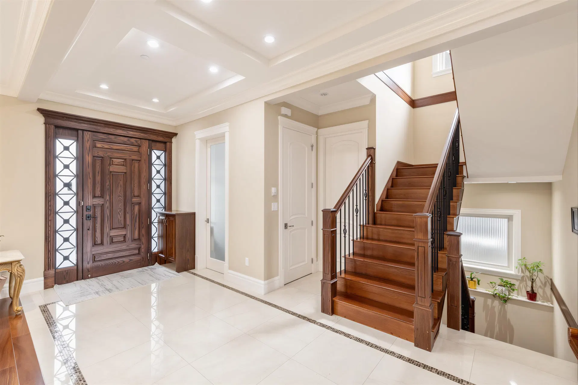 Photo 5 of 40 at 172 W 46th Avenue
