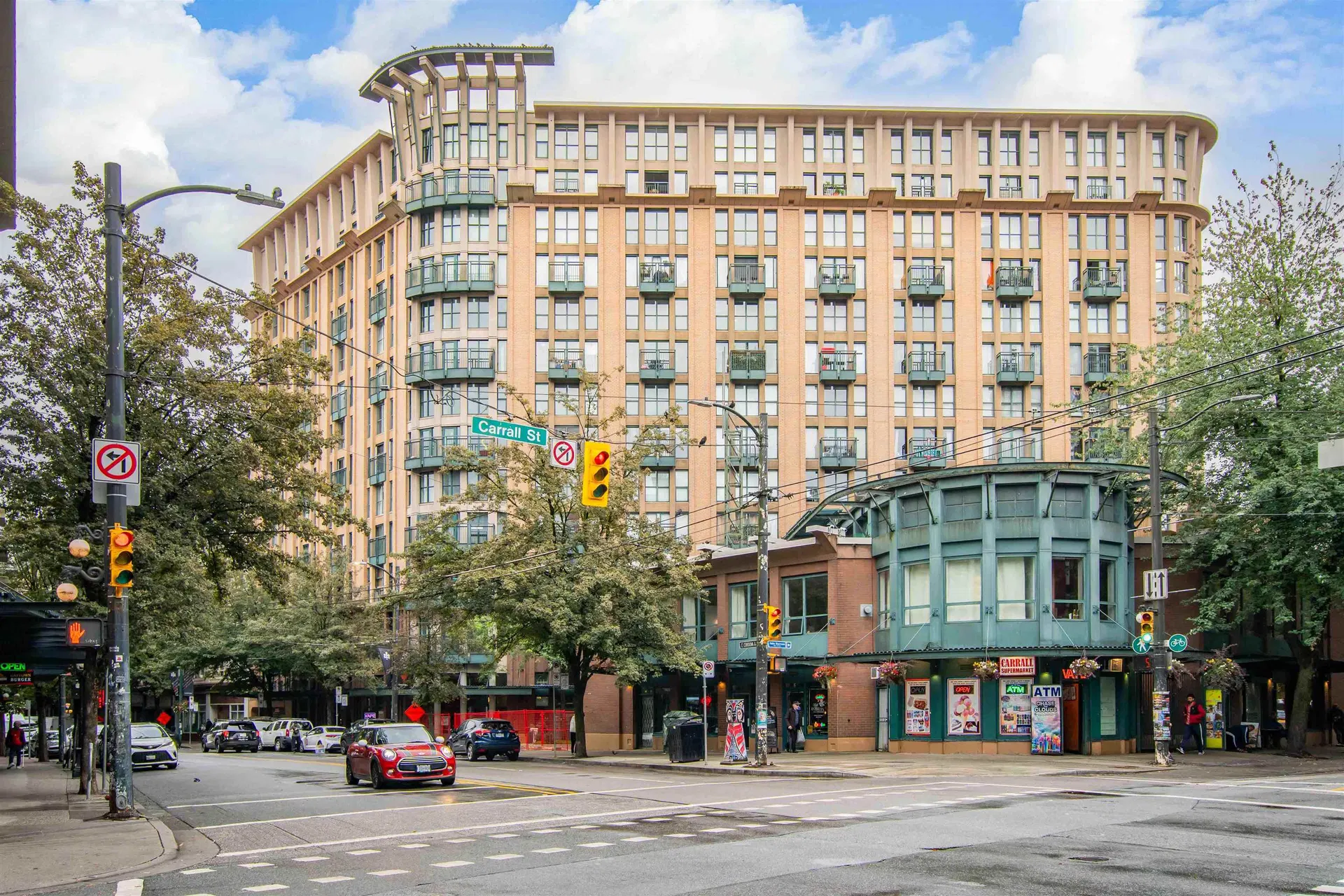 Photo 3 of 28 at #708 – 22 E Cordova Street