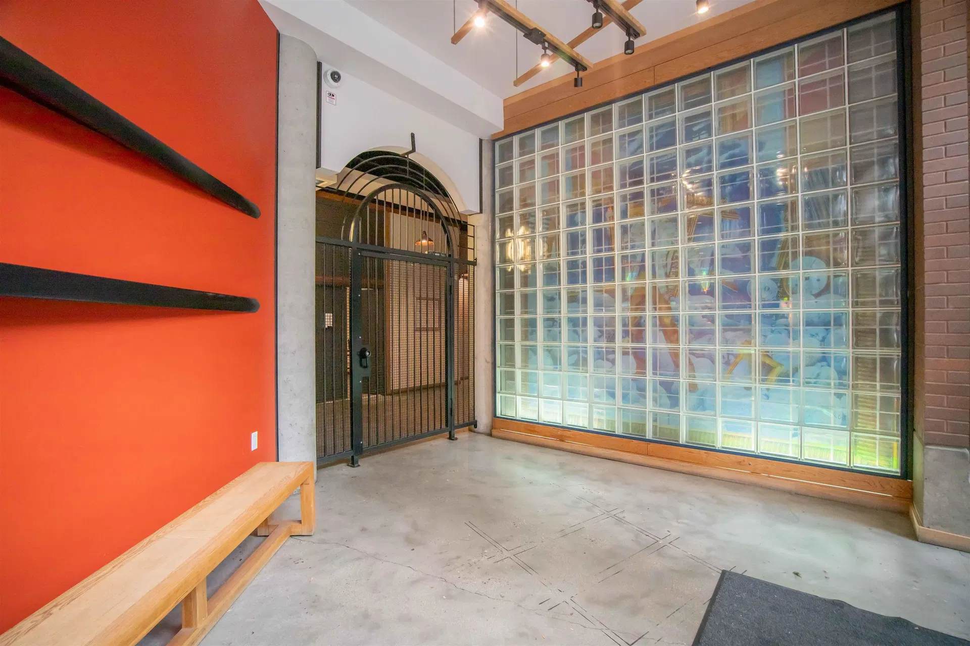 Photo 4 of 28 at #708 – 22 E Cordova Street
