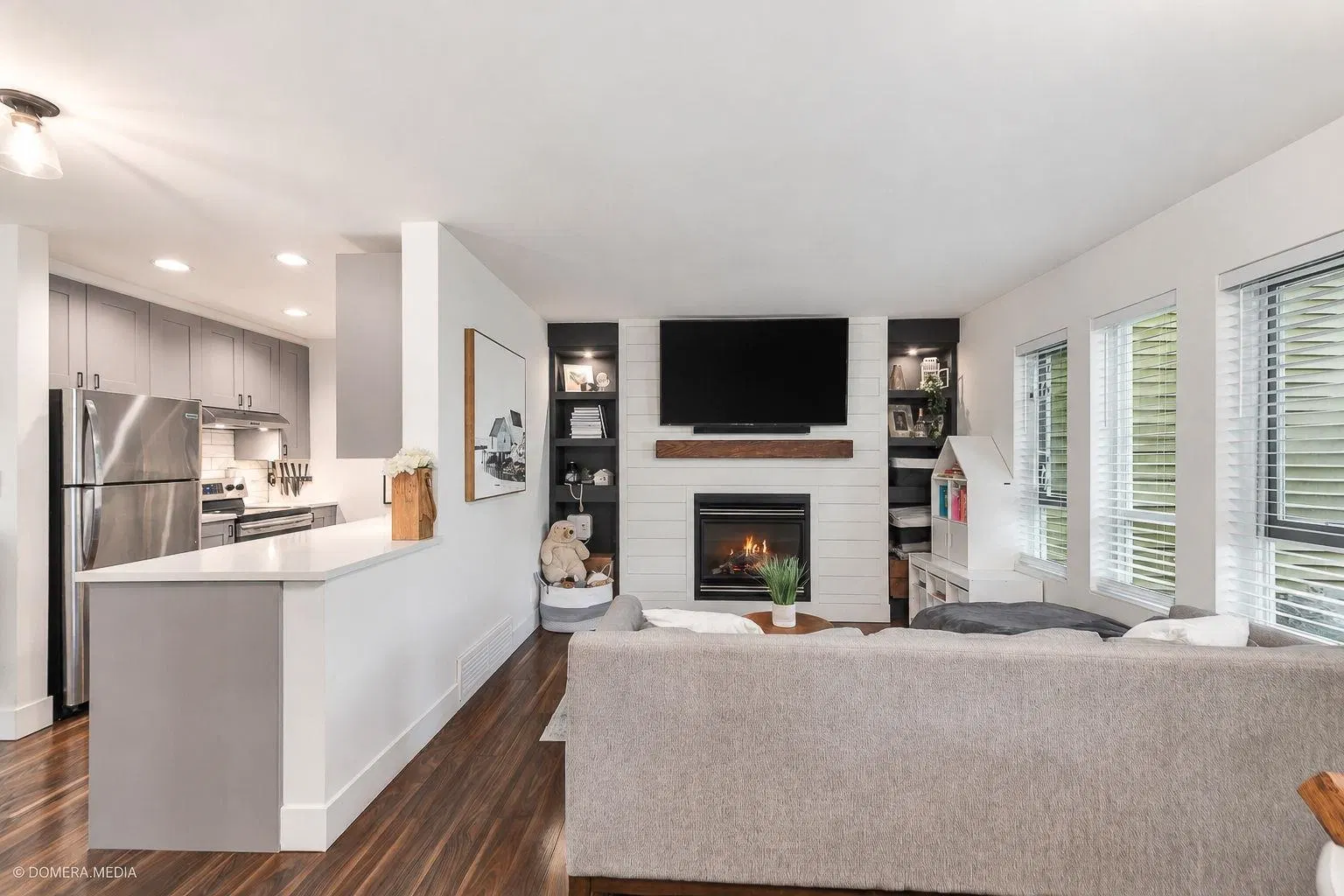Photo 2 of 31 at #17 – 123 Laval Street