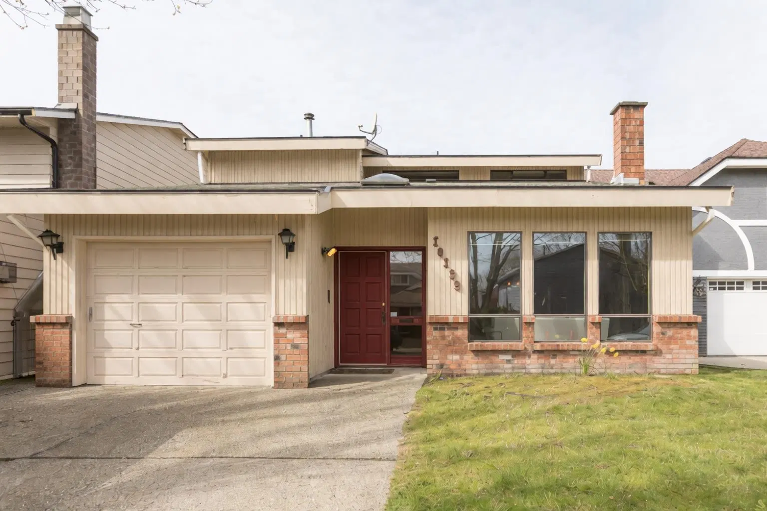 Photo 1 of 29 at 10139 Lawson Drive