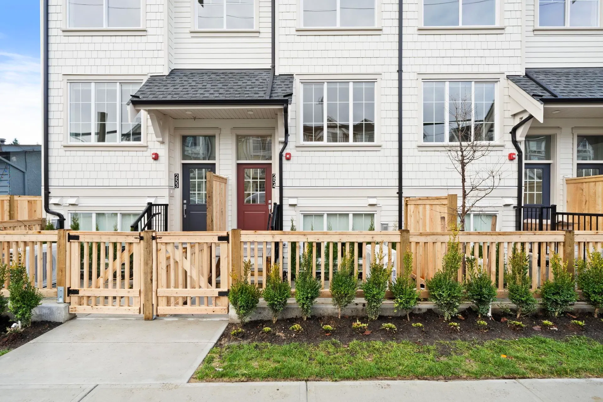 Photo 2 of 36 at #254 – 720 Robinson Street