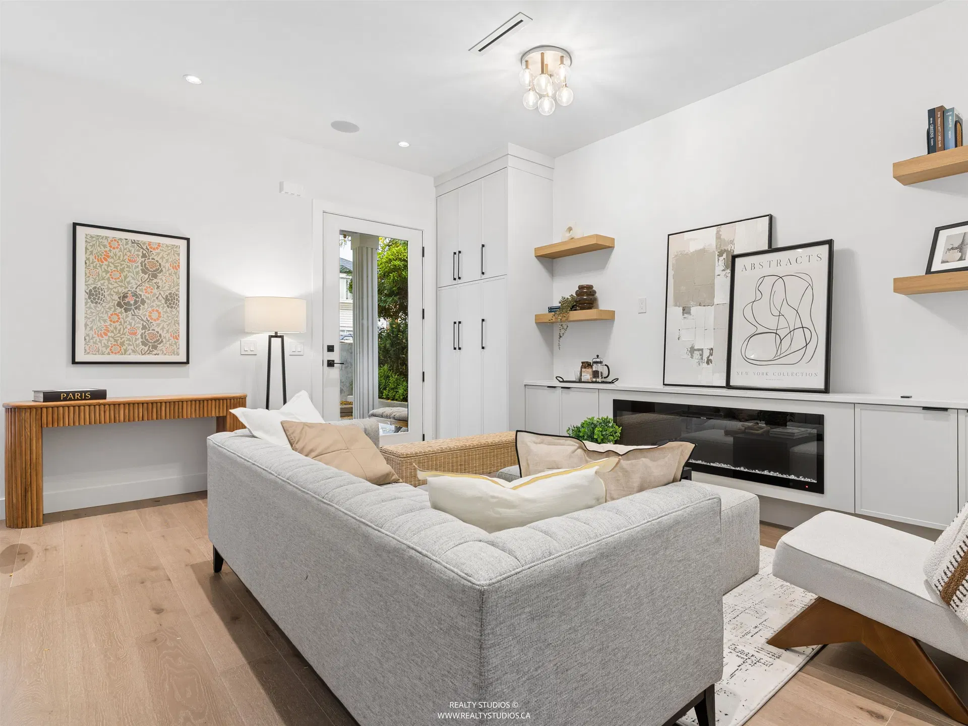 Photo 3 of 40 at #1 – 878 E 37th Avenue