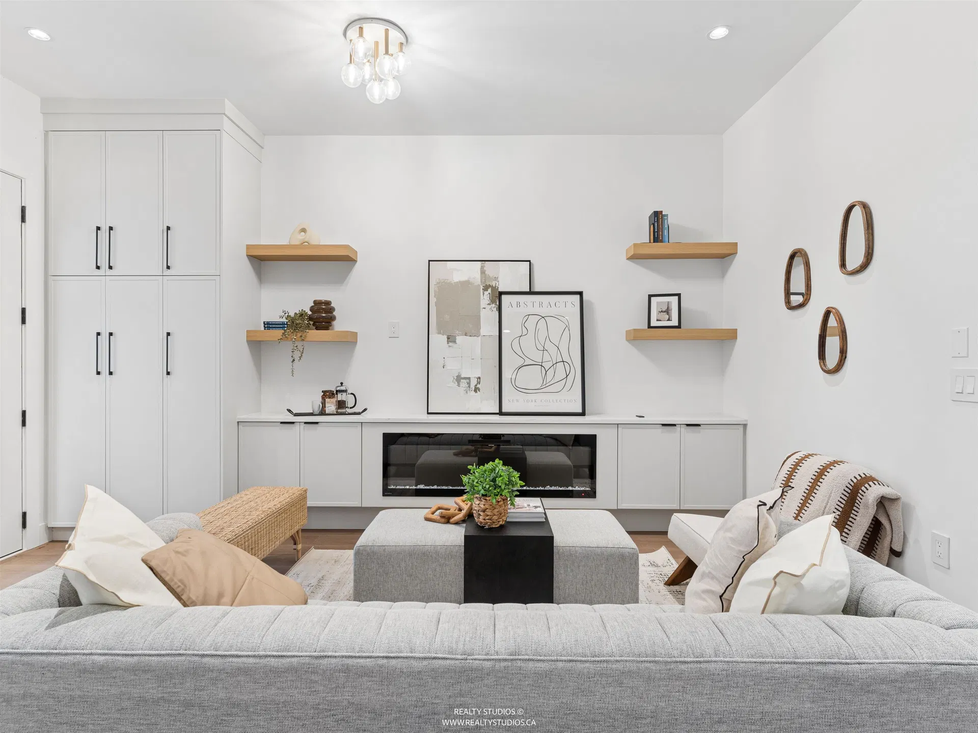 Photo 4 of 40 at #1 – 878 E 37th Avenue