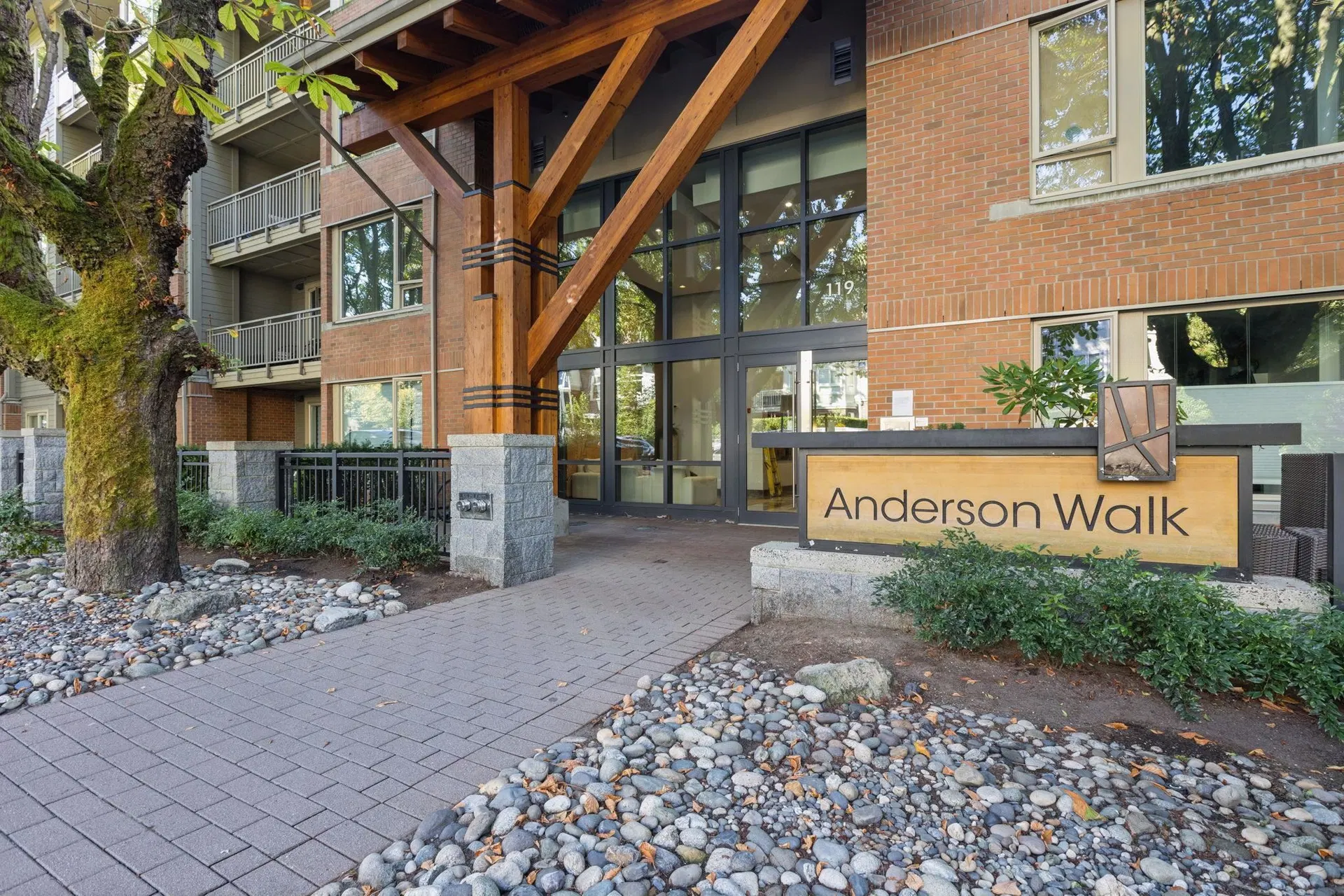#304 – 119 22nd Street Street