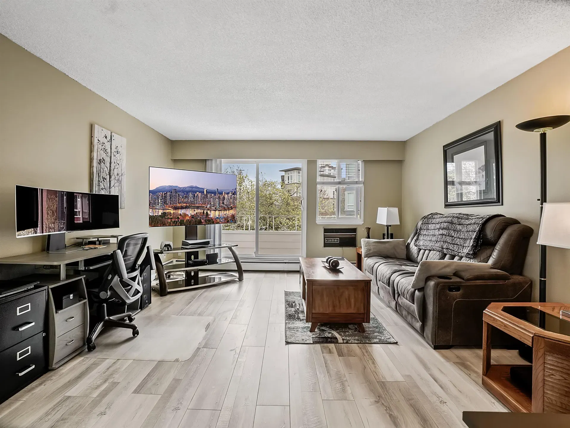 Photo 3 of 23 at #207 – 12096 222 Street