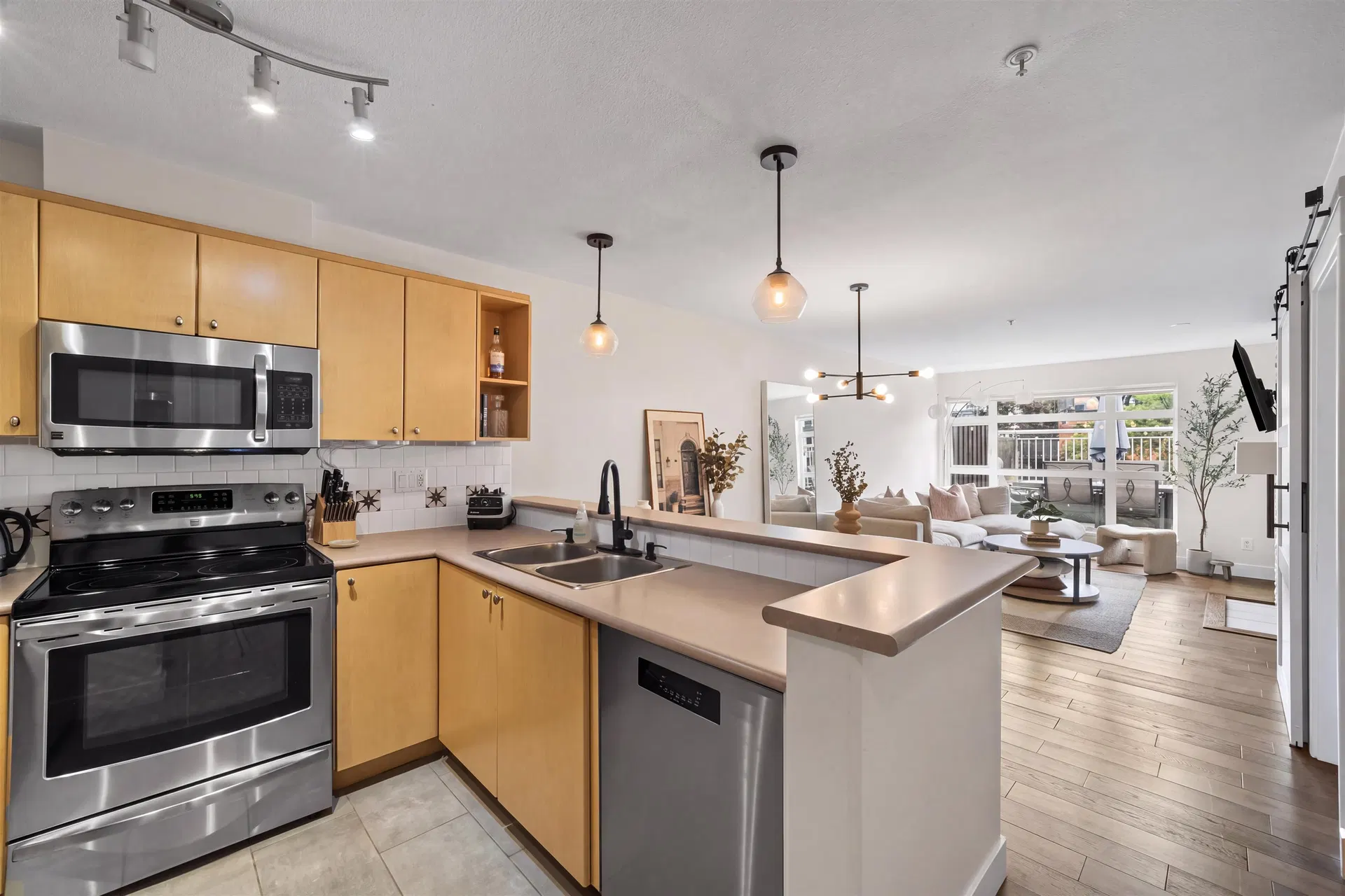 Photo 3 of 40 at #229 – 3122 St Johns Street