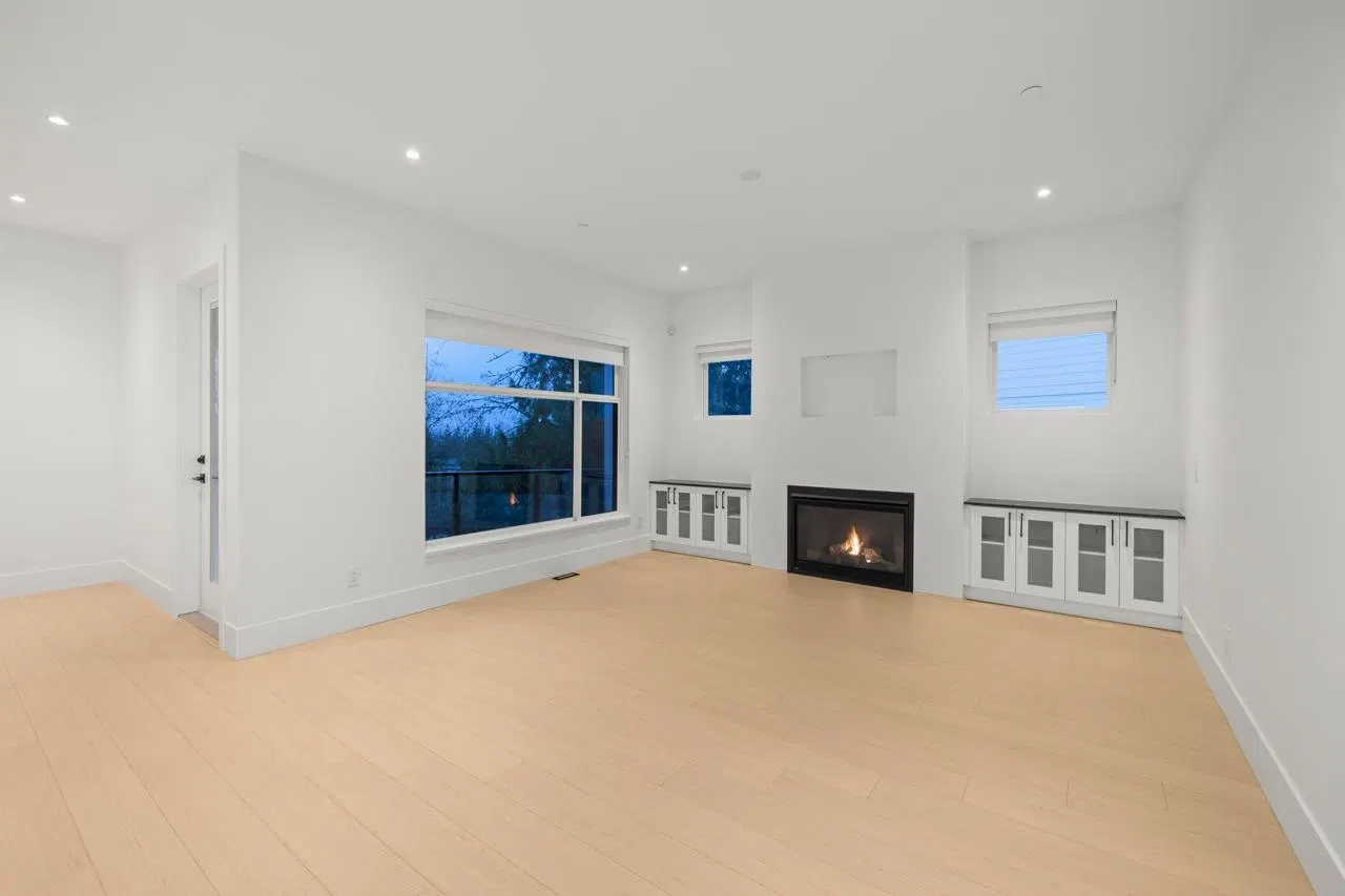Photo 4 of 40 at #1 – 35133 Christina Place