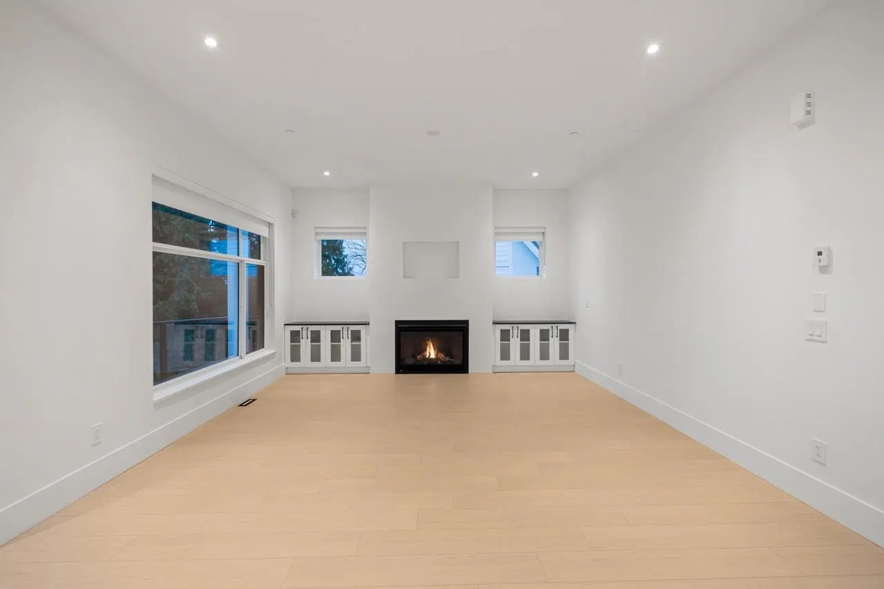 Photo 5 of 40 at #1 – 35133 Christina Place