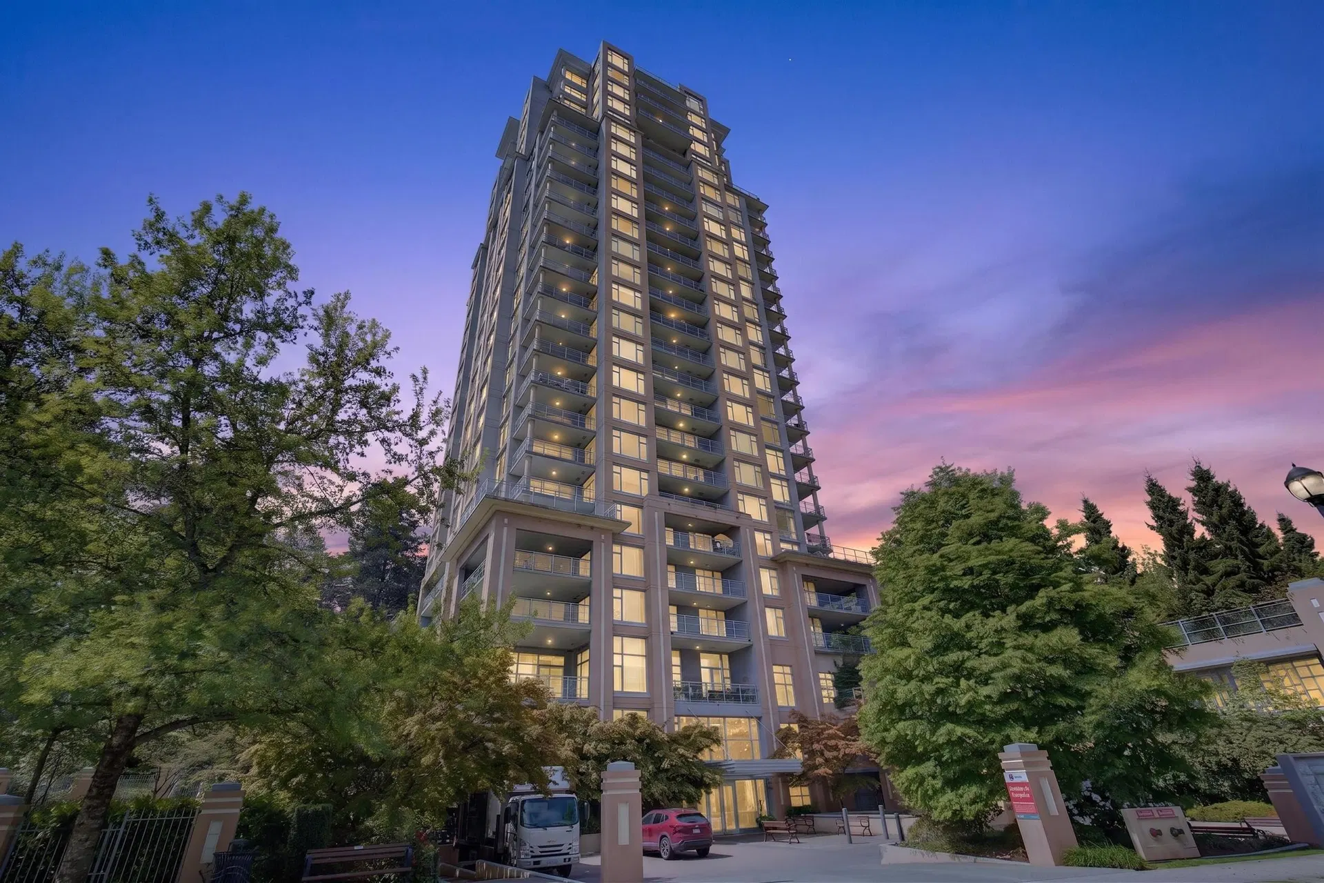 Photo 1 of 40 at #1601 – 280 Ross Drive