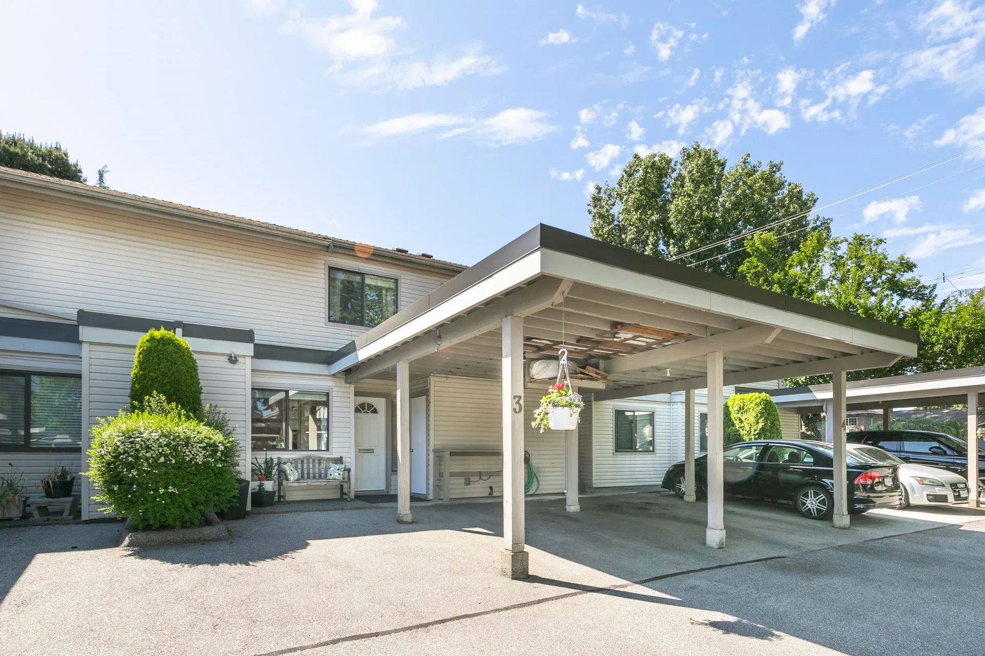 #3 – 9080 Parksville Drive