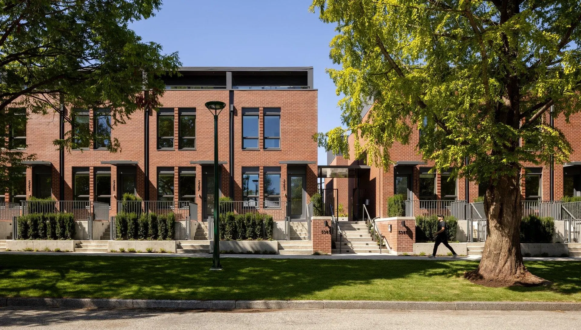 Photo 2 of 22 at 810 W 37th Avenue