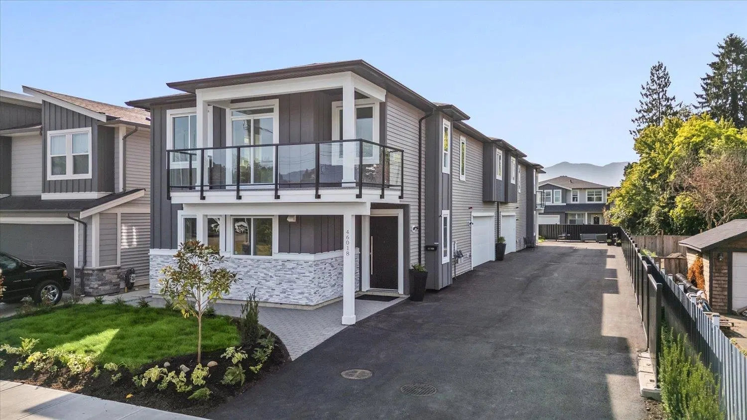 Photo 2 of 40 at #1 – 46018 Bonny Avenue