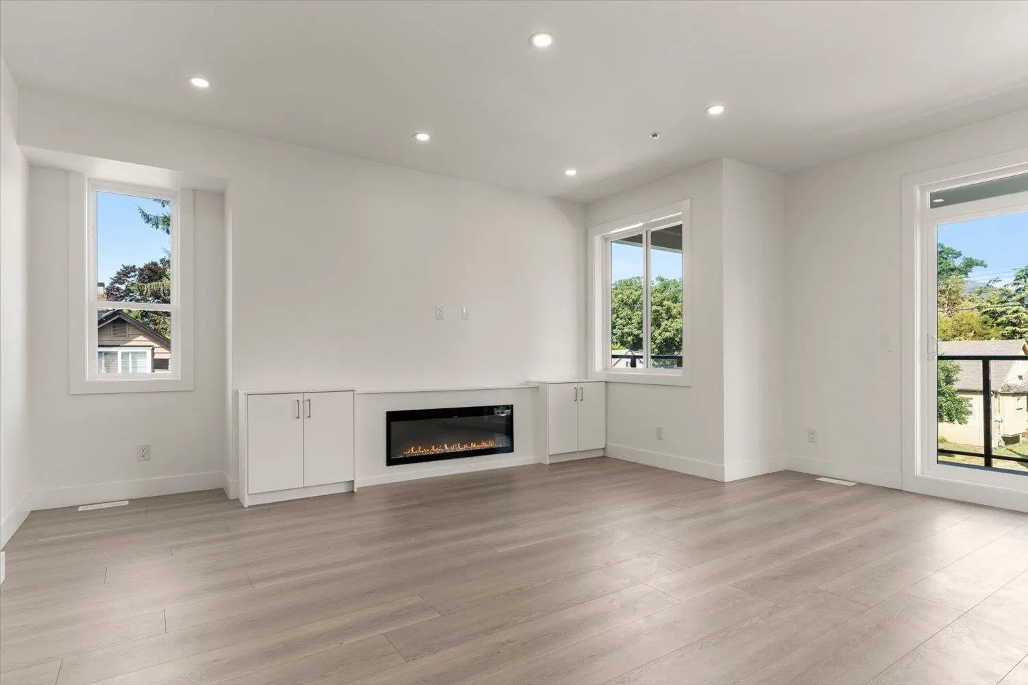 Photo 3 of 40 at #1 – 46018 Bonny Avenue