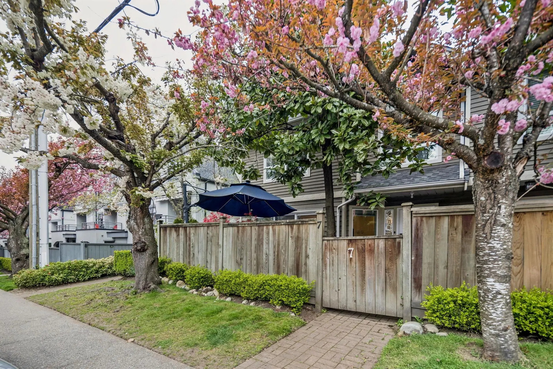 Photo 3 of 30 at #7 – 848 W 16th Street