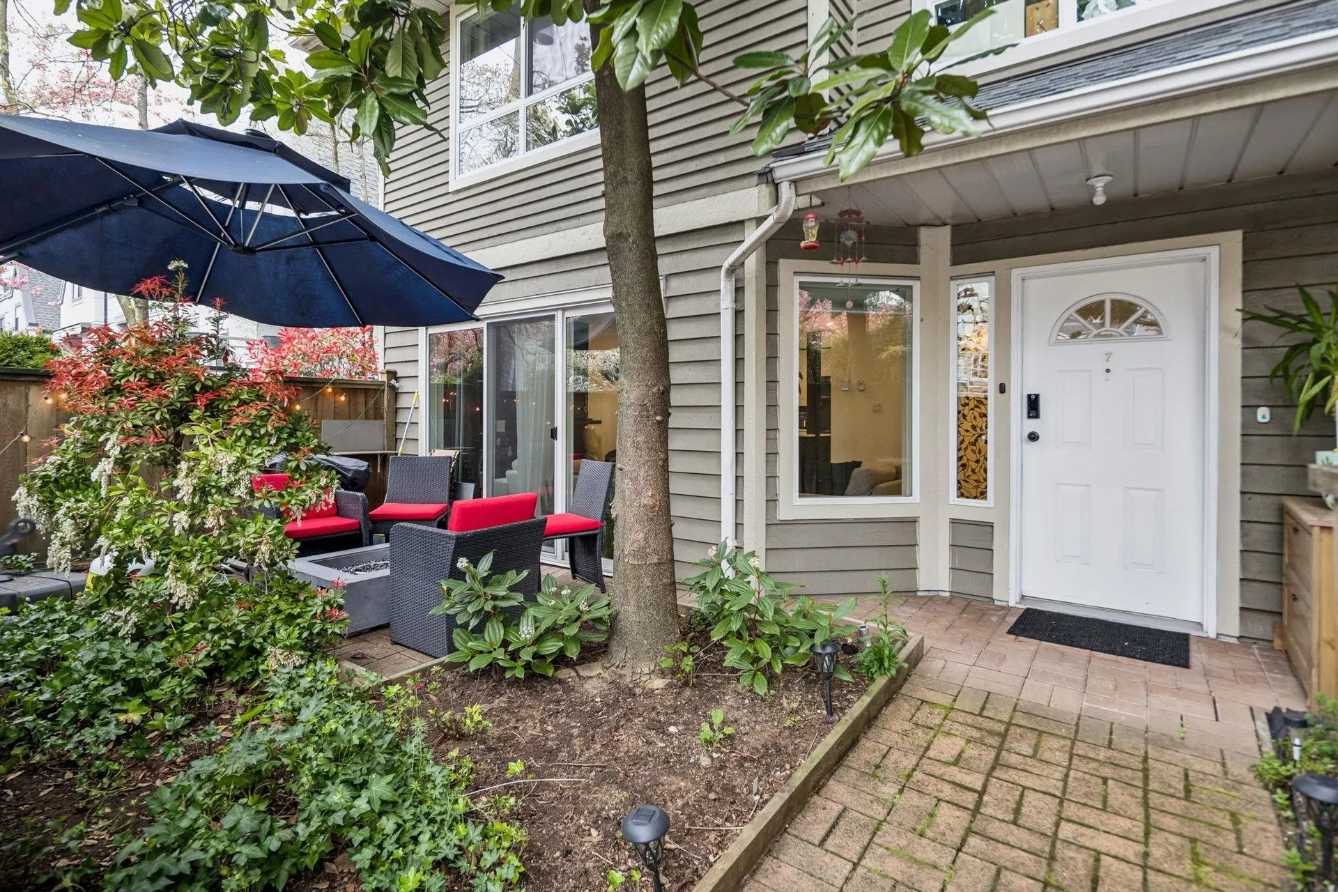 Photo 4 of 30 at #7 – 848 W 16th Street